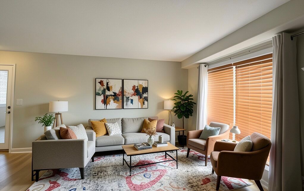 12C Sonnet Crescent Property Photo 1