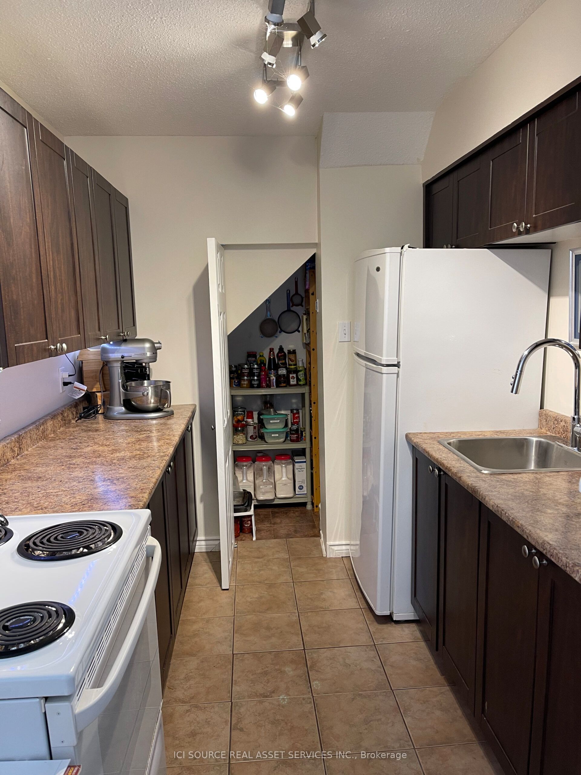12c Sonnet Crescent Property Photo 7