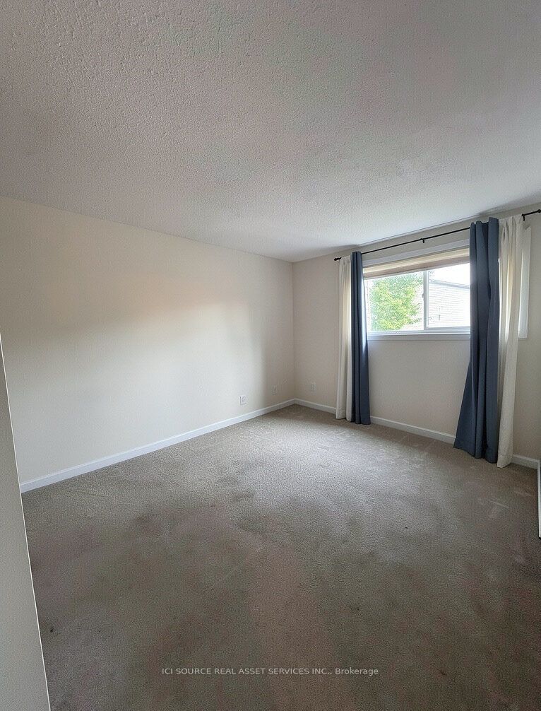12c Sonnet Crescent Property Photo 8