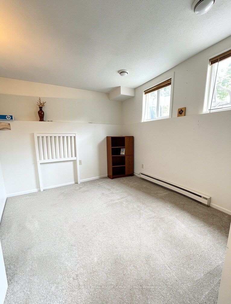 12c Sonnet Crescent Property Photo 15