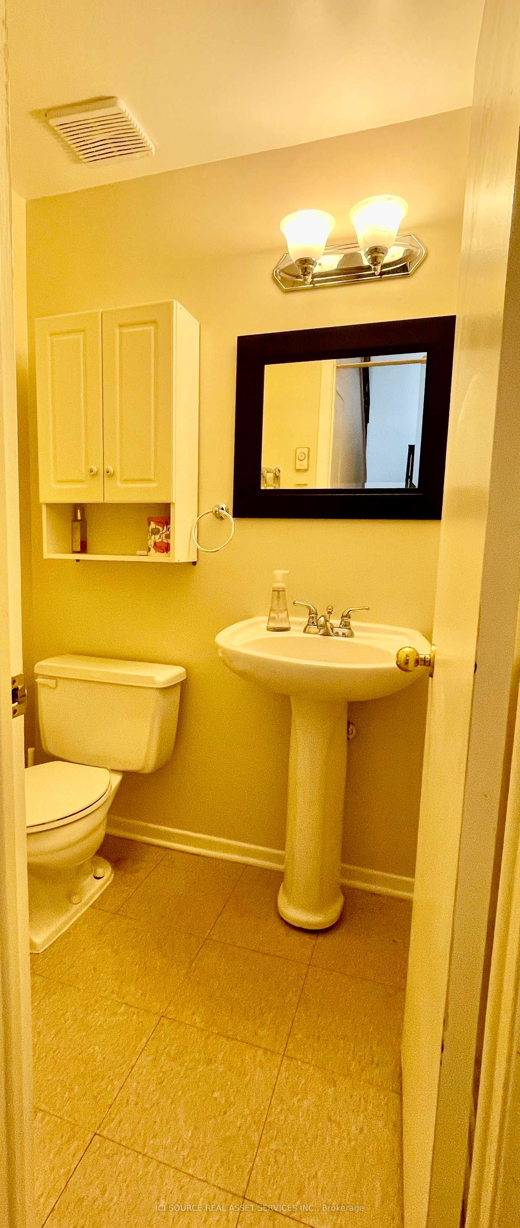 12c Sonnet Crescent Property Photo 20