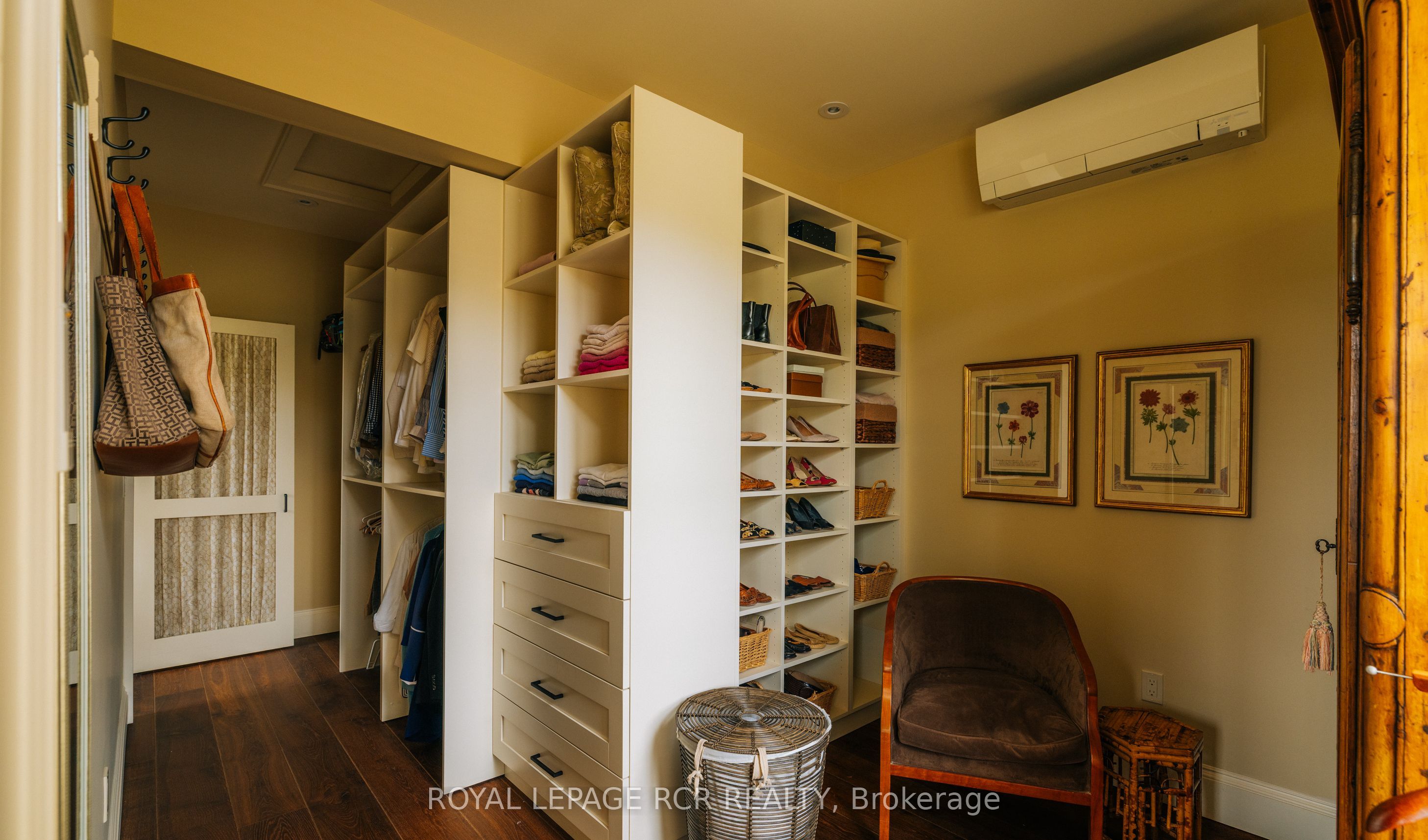 838496 4th Line E Property Photo 20