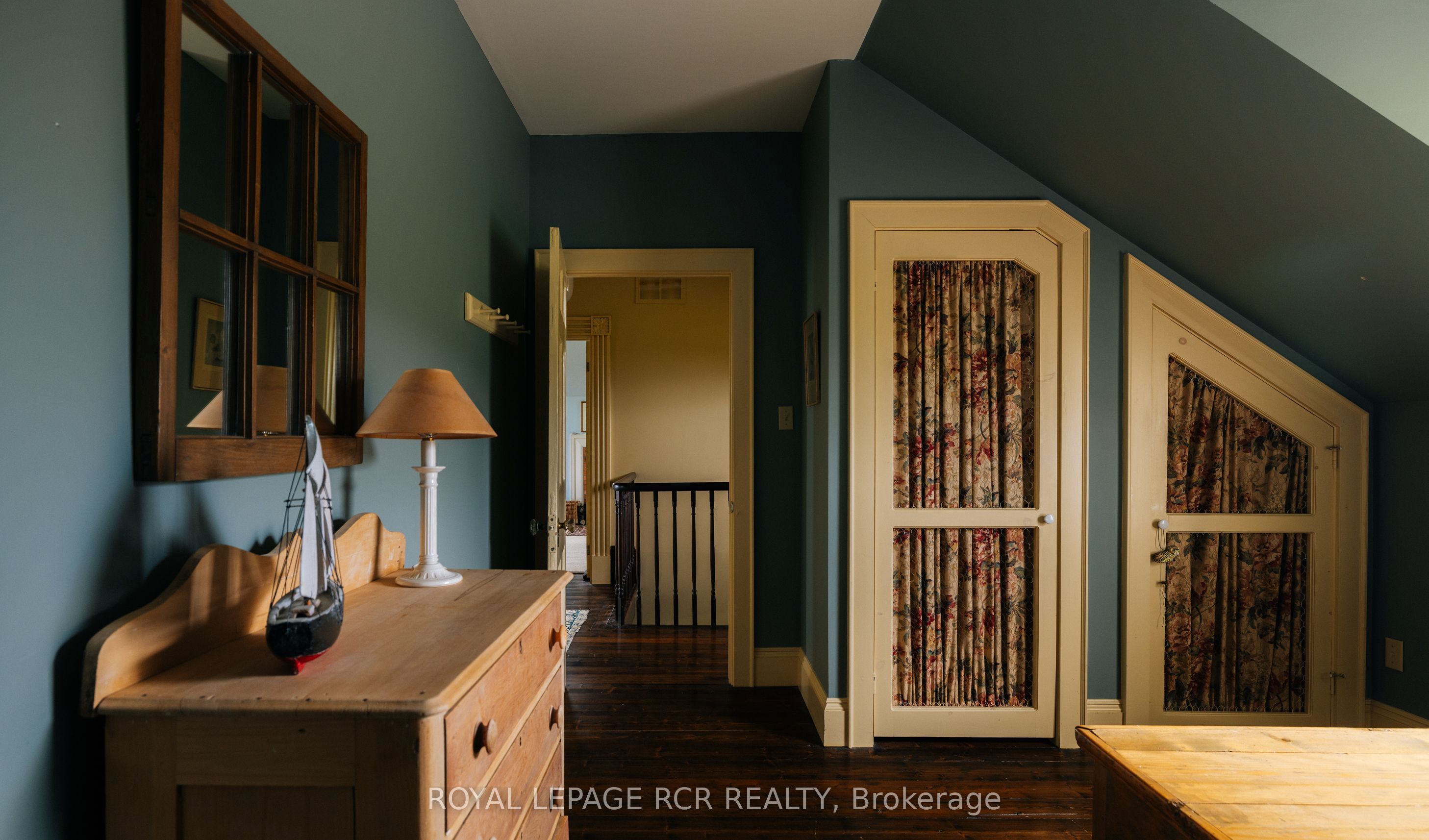 838496 4th Line E Property Photo 28