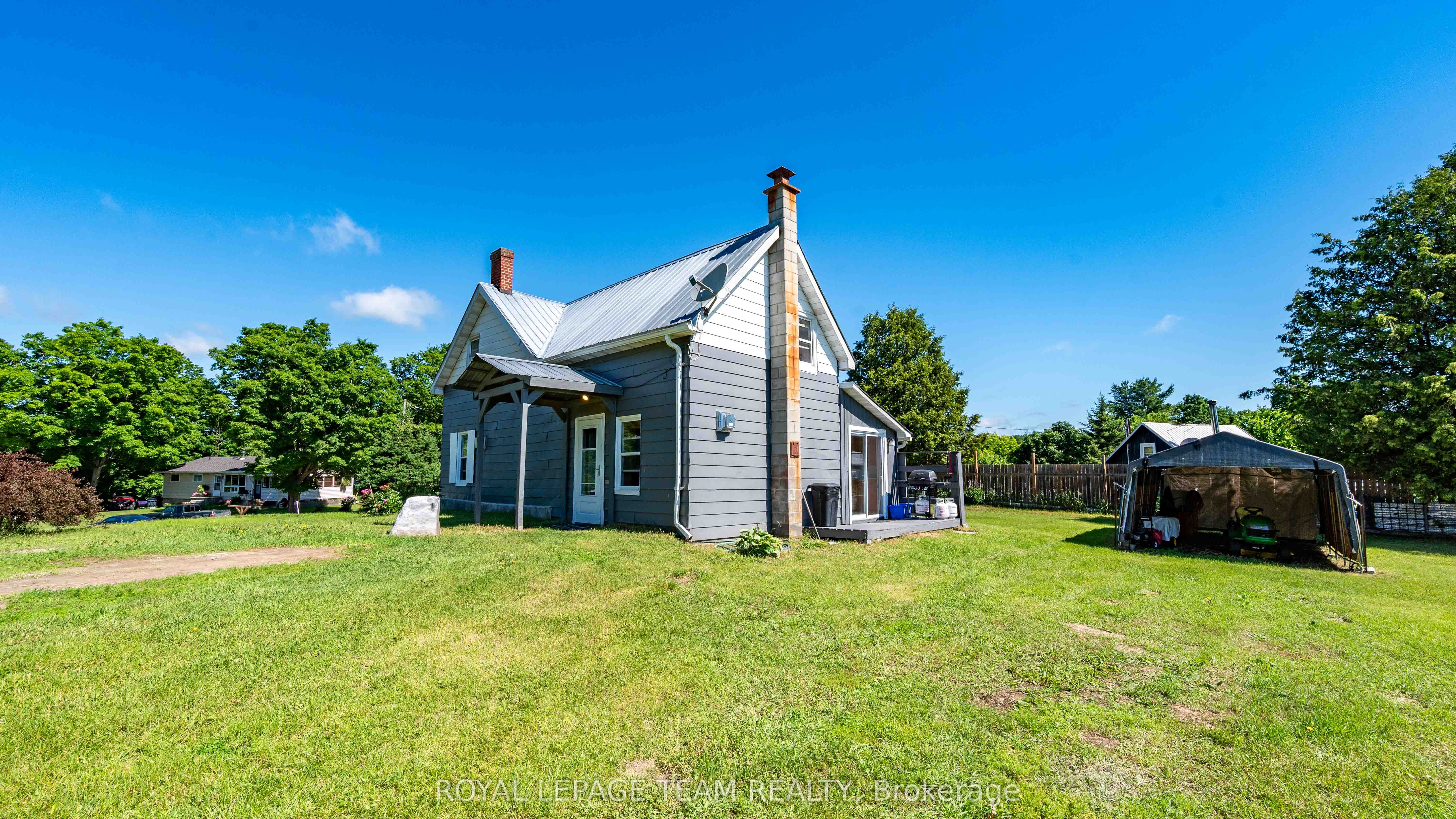 828 Cemetery Road Property Photo 1