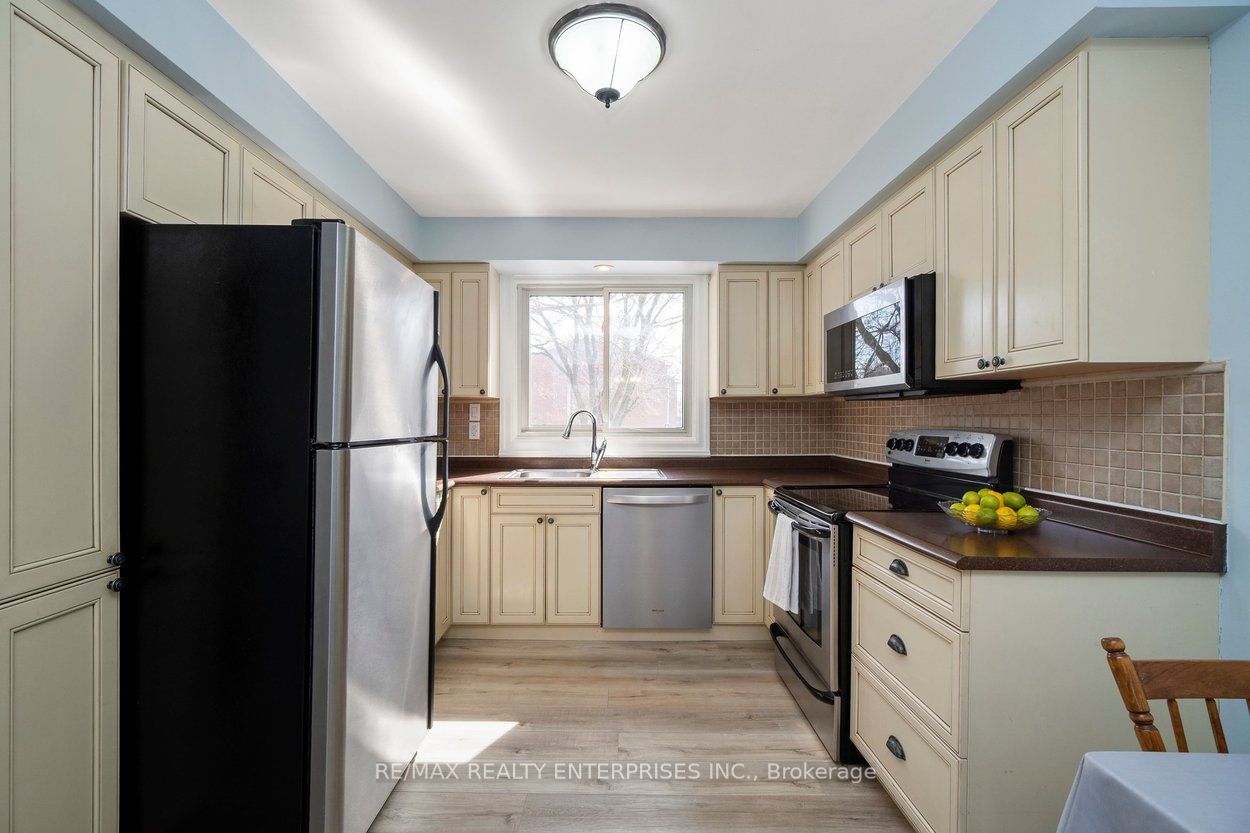 121 Morgan Avenue 7 Property Photo 4