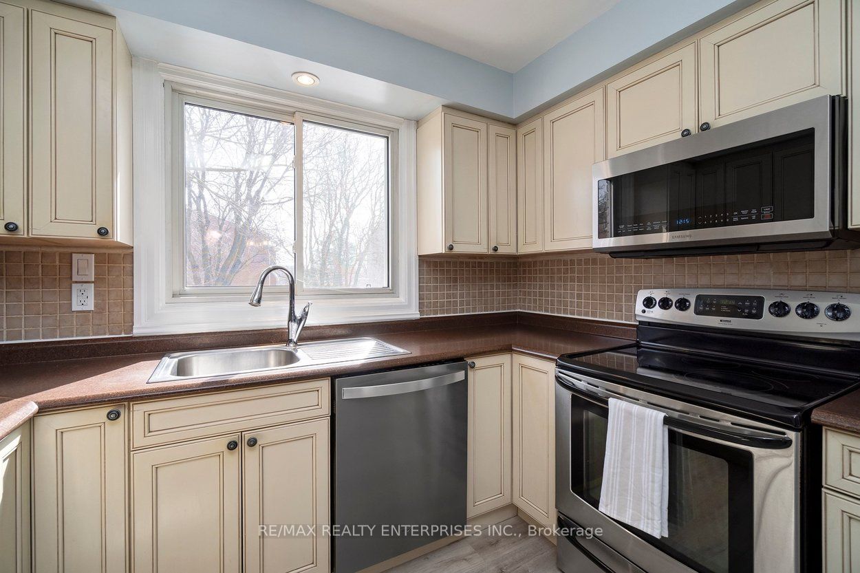 121 Morgan Avenue 7 Property Photo 6