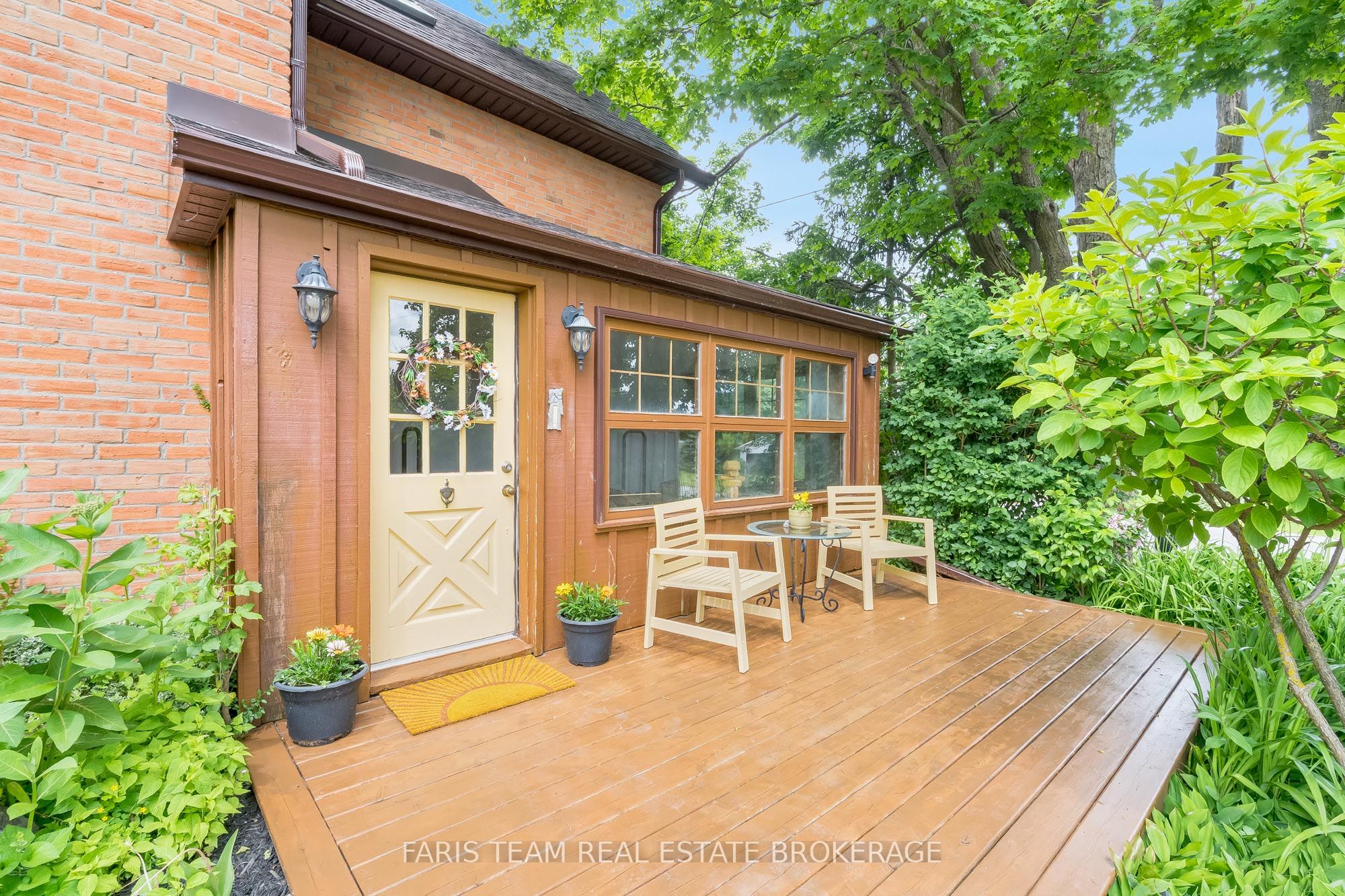 598296 Second Line W Property Photo 3