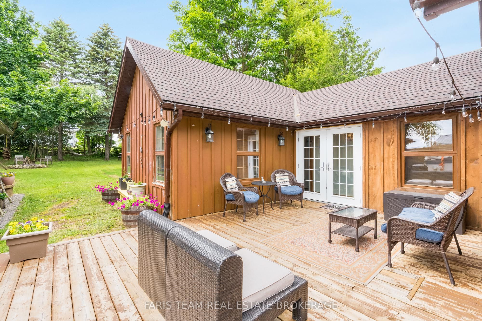 598296 Second Line W Property Photo 35