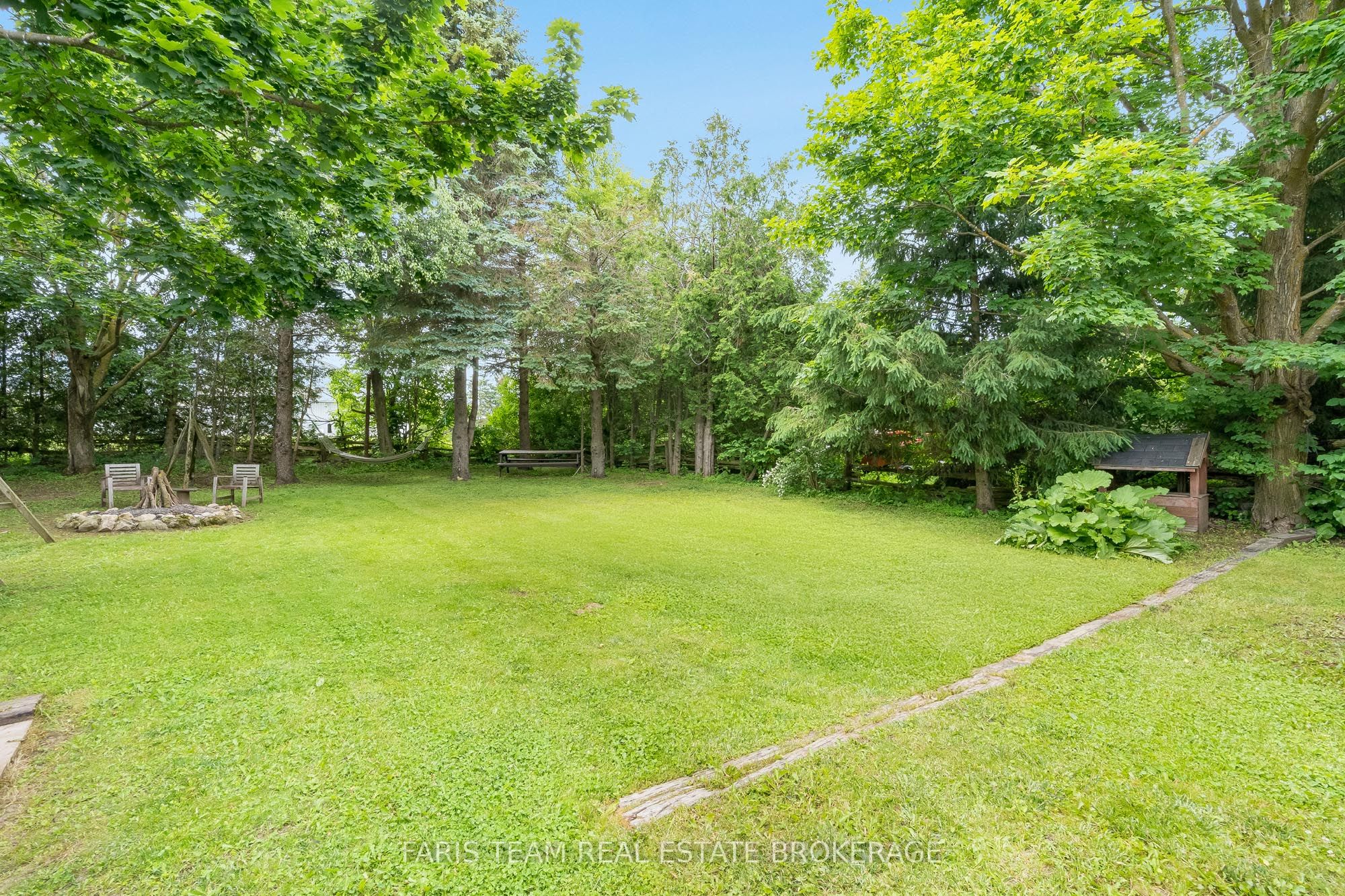 598296 Second Line W Property Photo 37