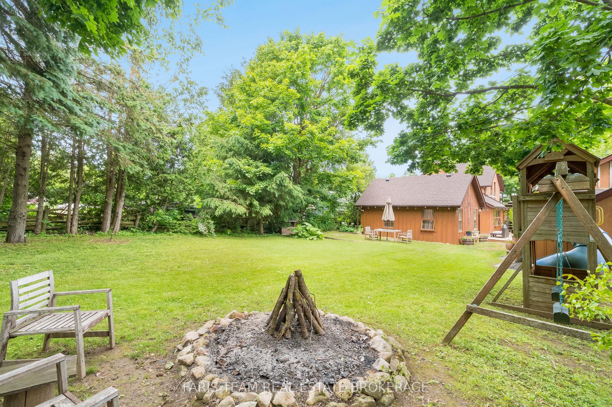 598296 Second Line W Property Photo 40