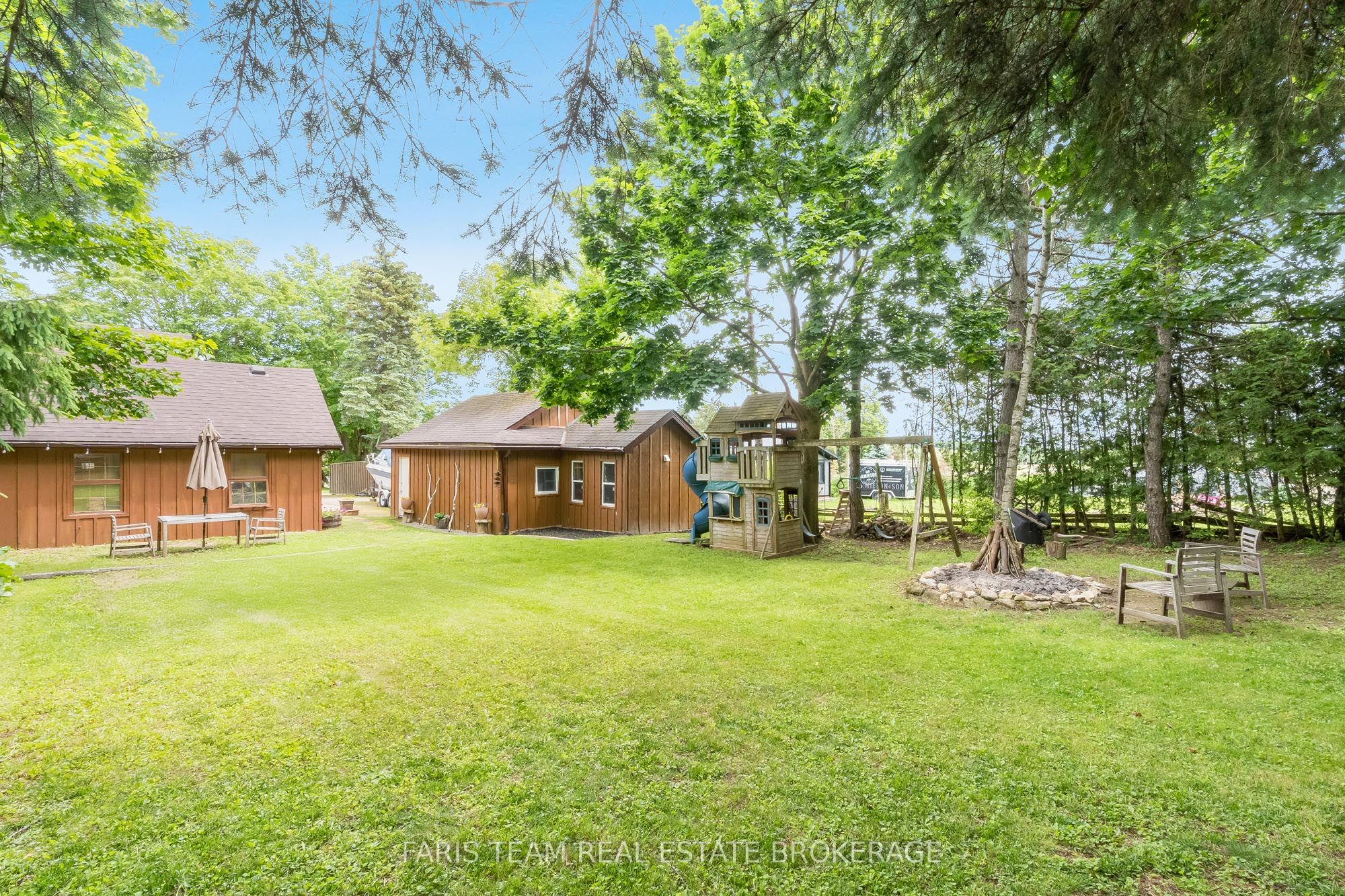 598296 Second Line W Property Photo 41