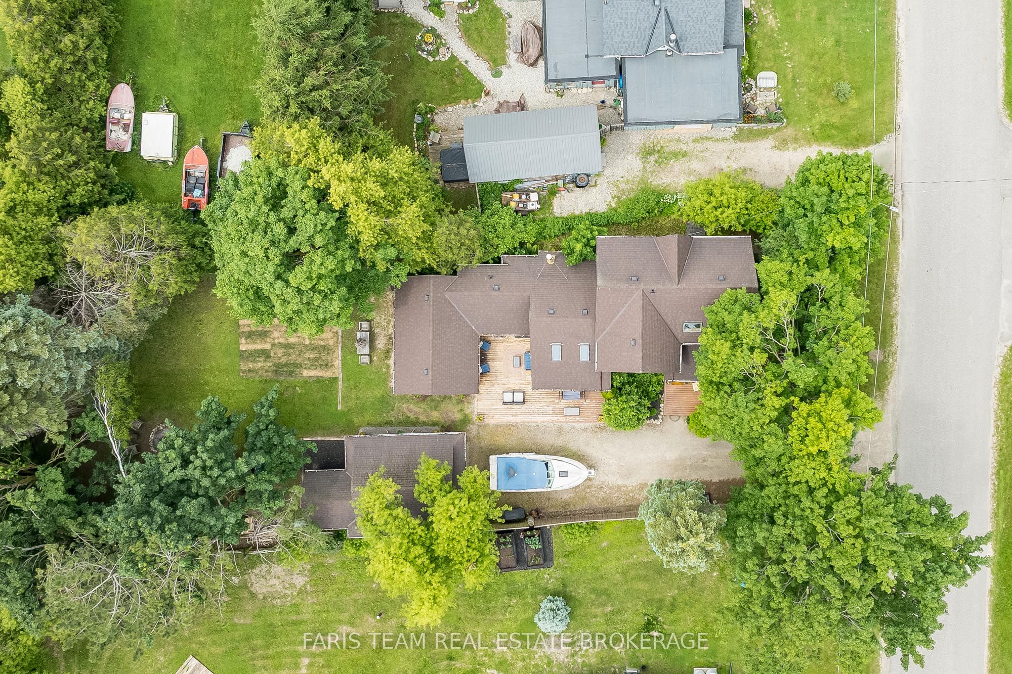 598296 Second Line W Property Photo 43