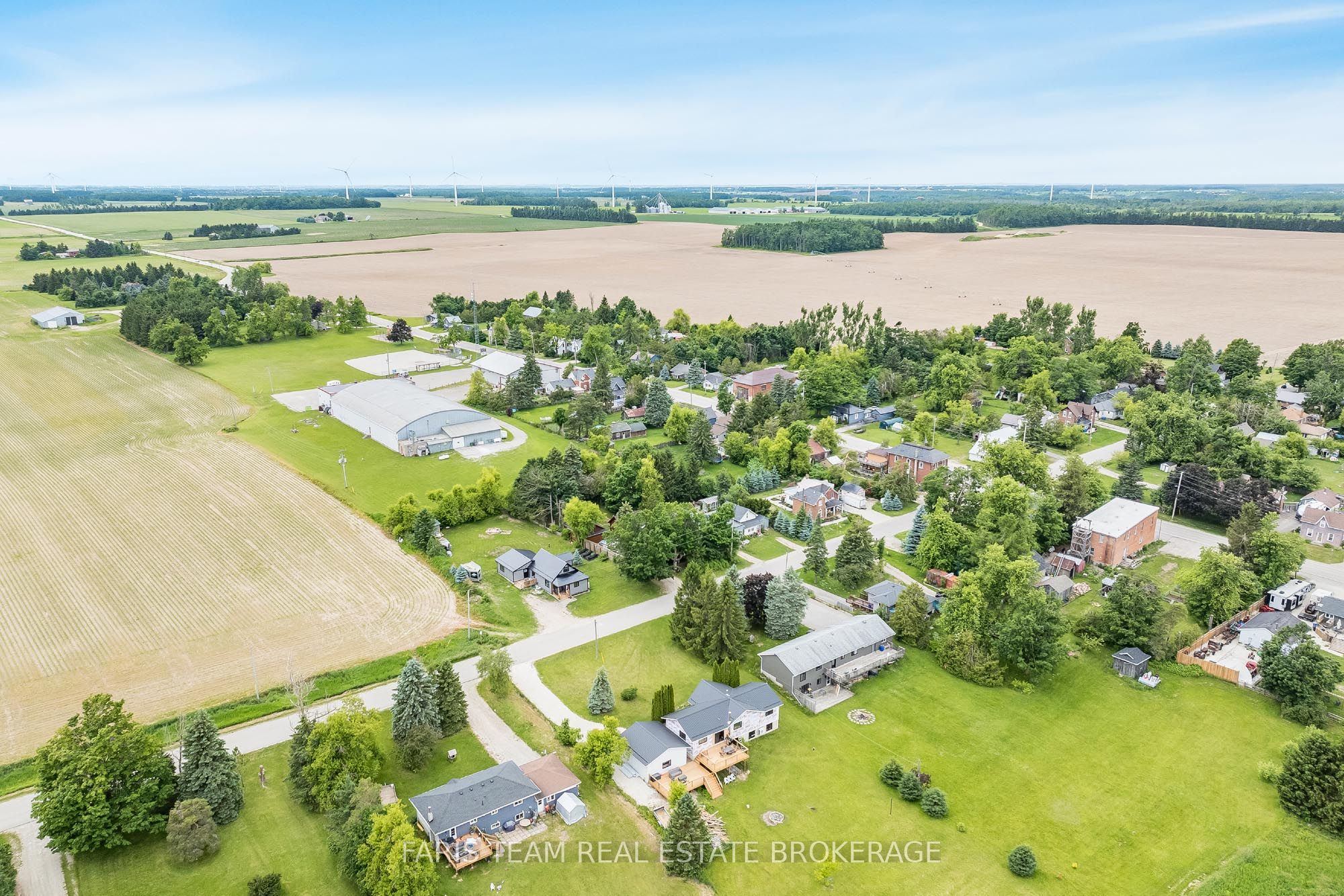 598296 Second Line W Property Photo 44