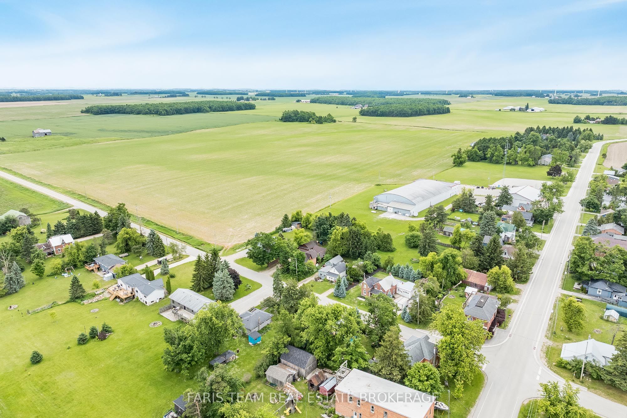 598296 Second Line W Property Photo 45