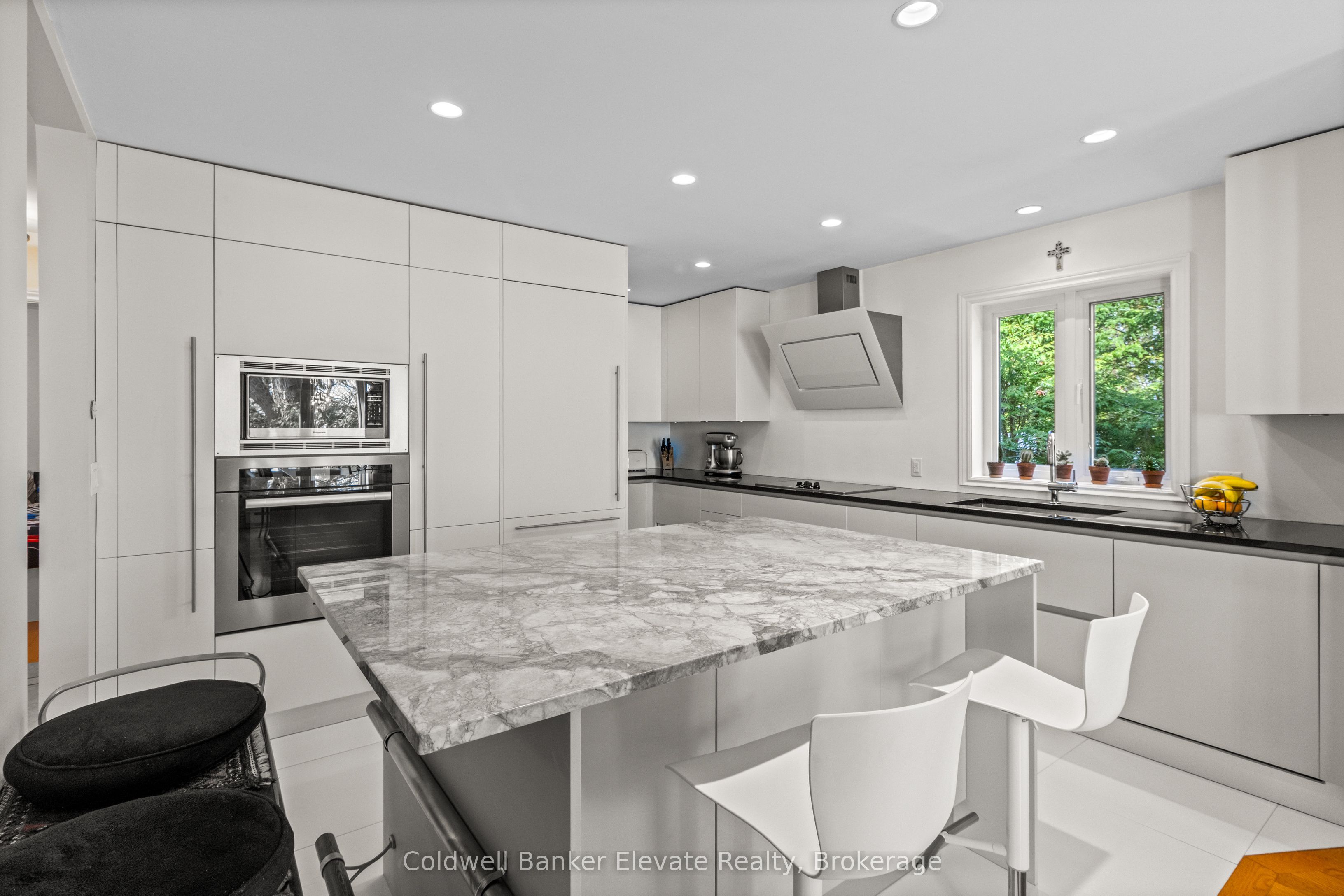 504553 Grey 1 Road Property Photo 23