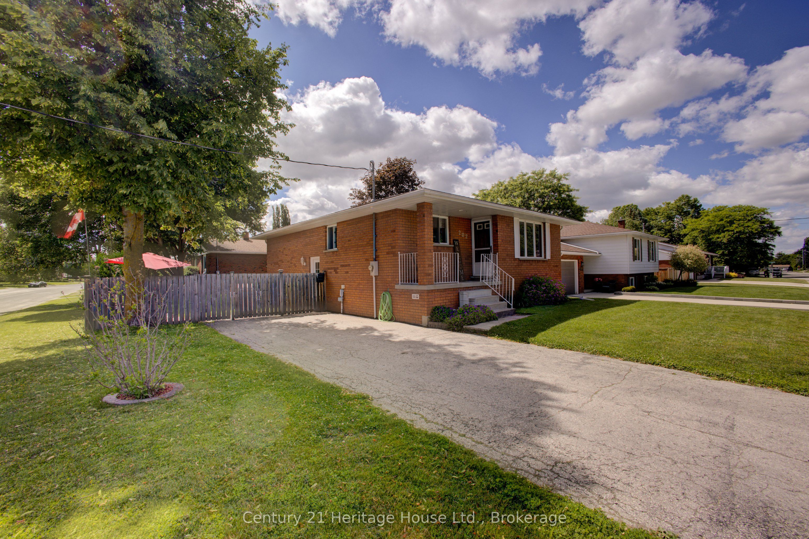 202 15th Avenue Property Photo 3