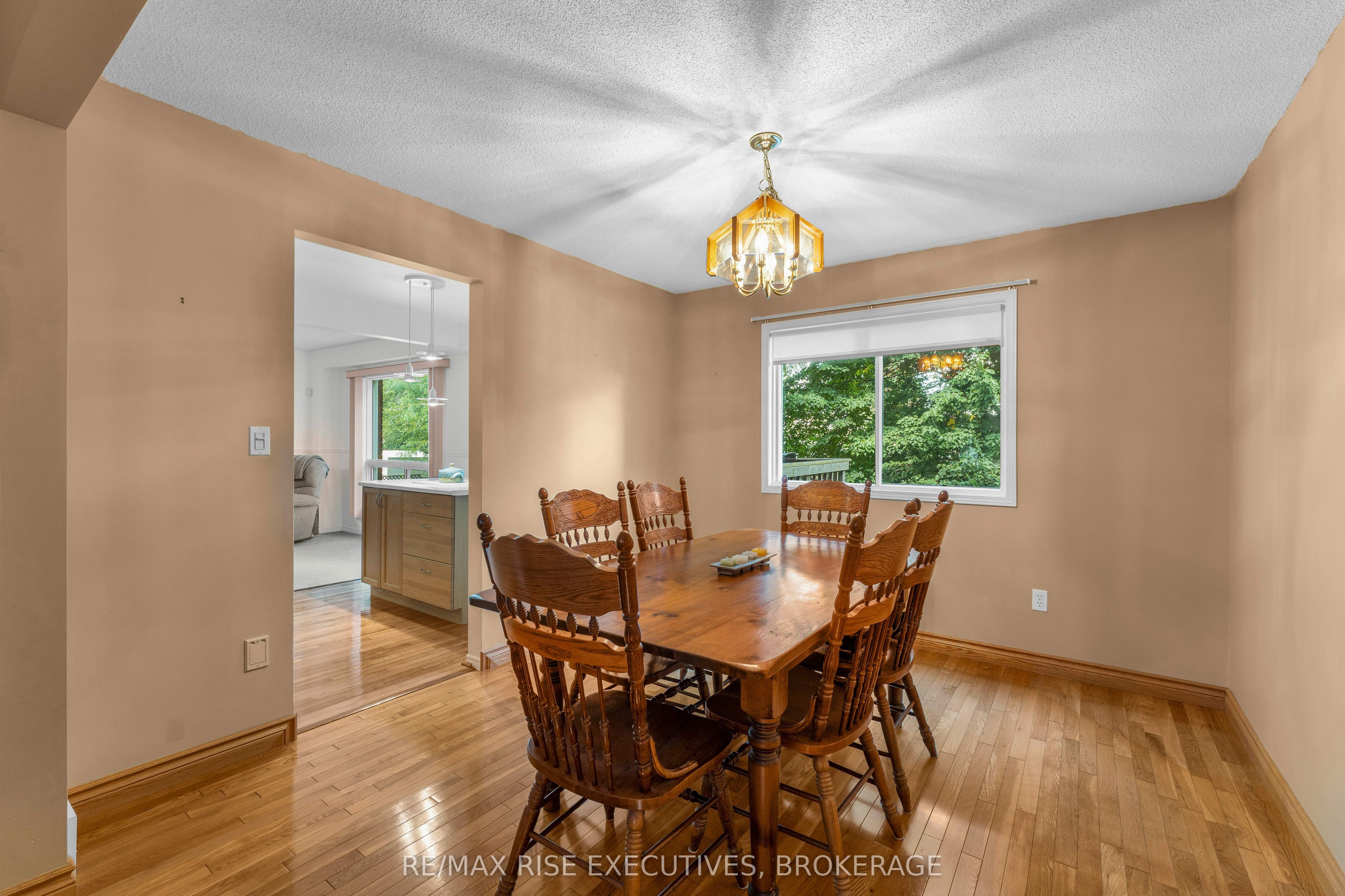 1304 Fisher Crescent Property Photo 8