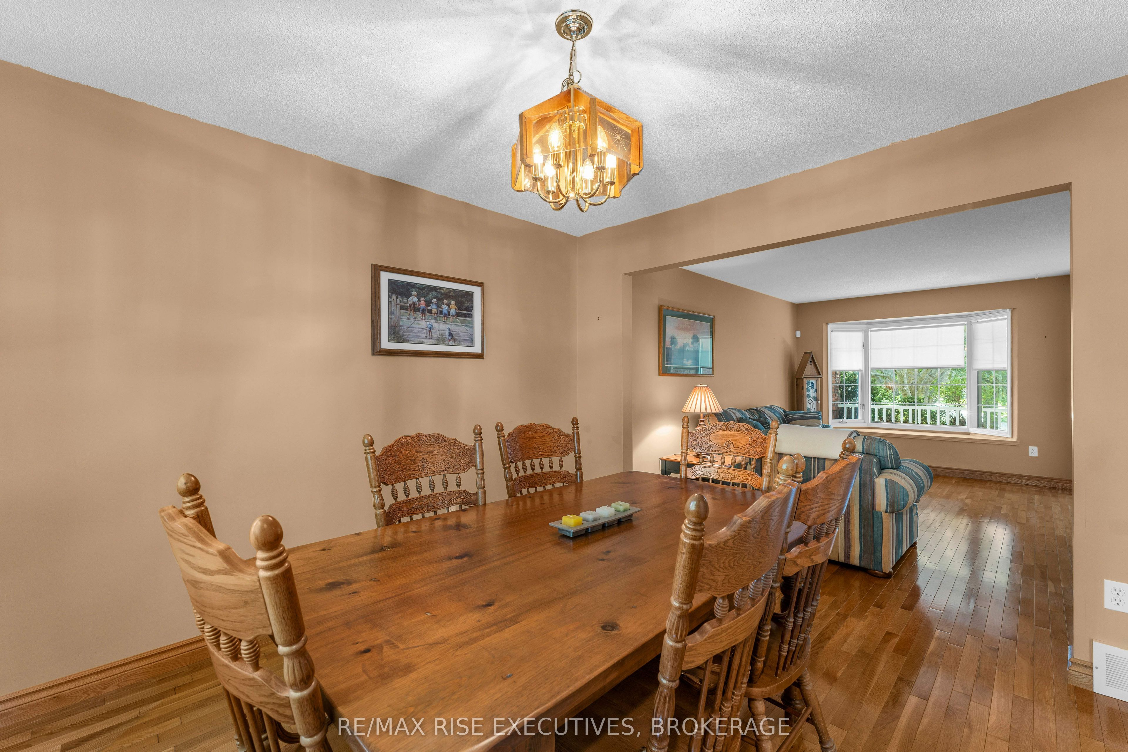 1304 Fisher Crescent Property Photo 9