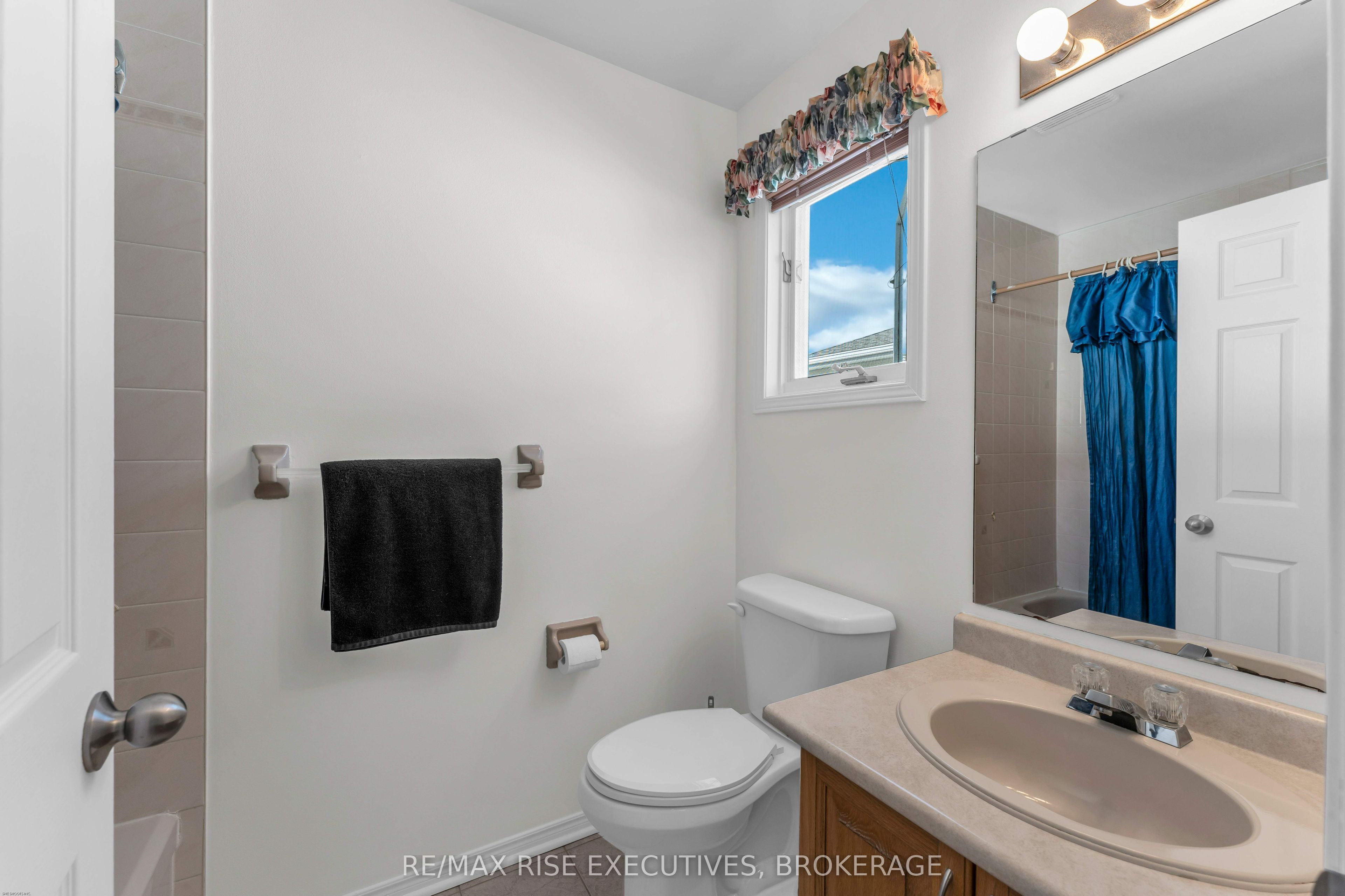 1304 Fisher Crescent Property Photo 25