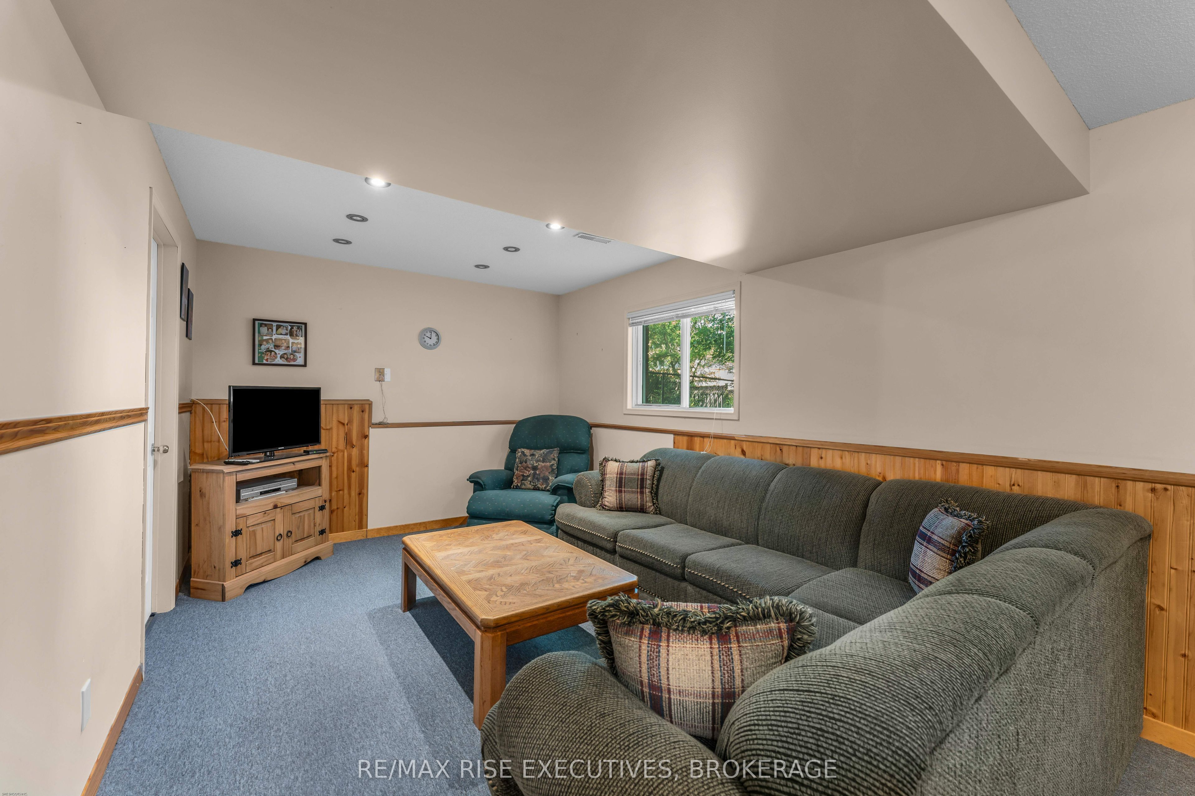 1304 Fisher Crescent Property Photo 36