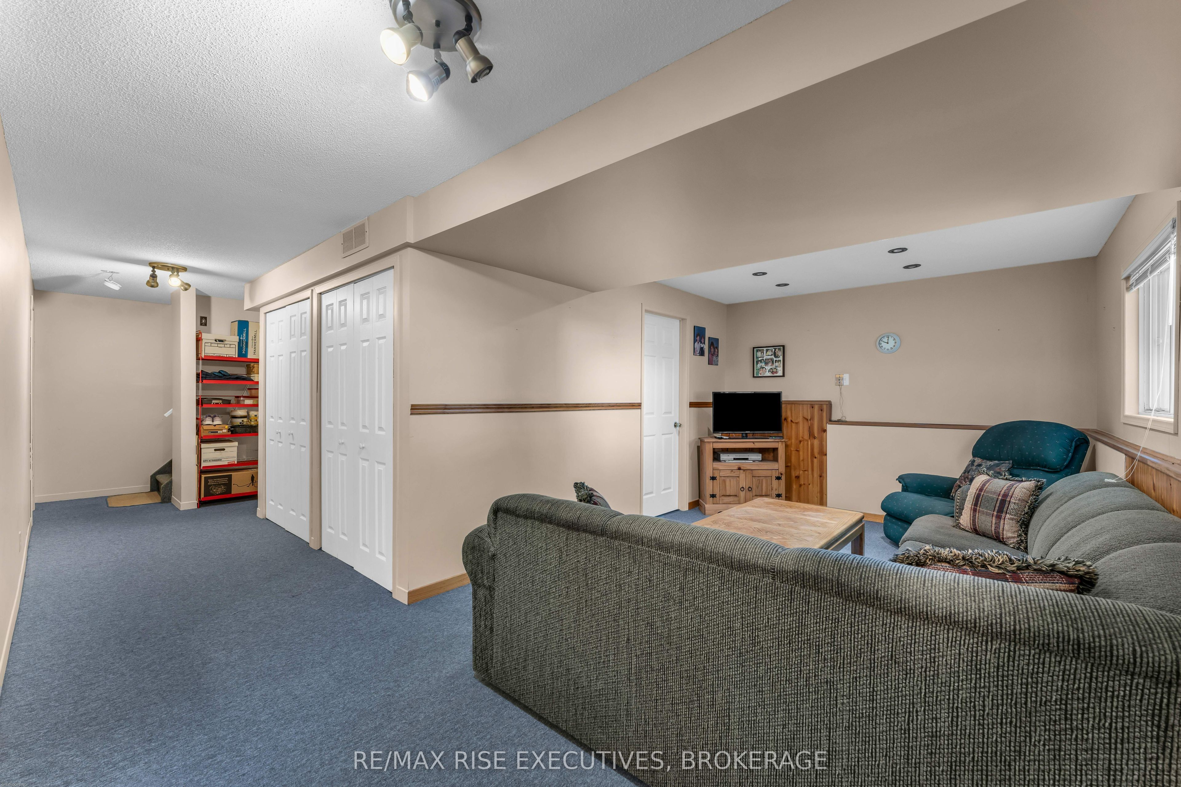 1304 Fisher Crescent Property Photo 37