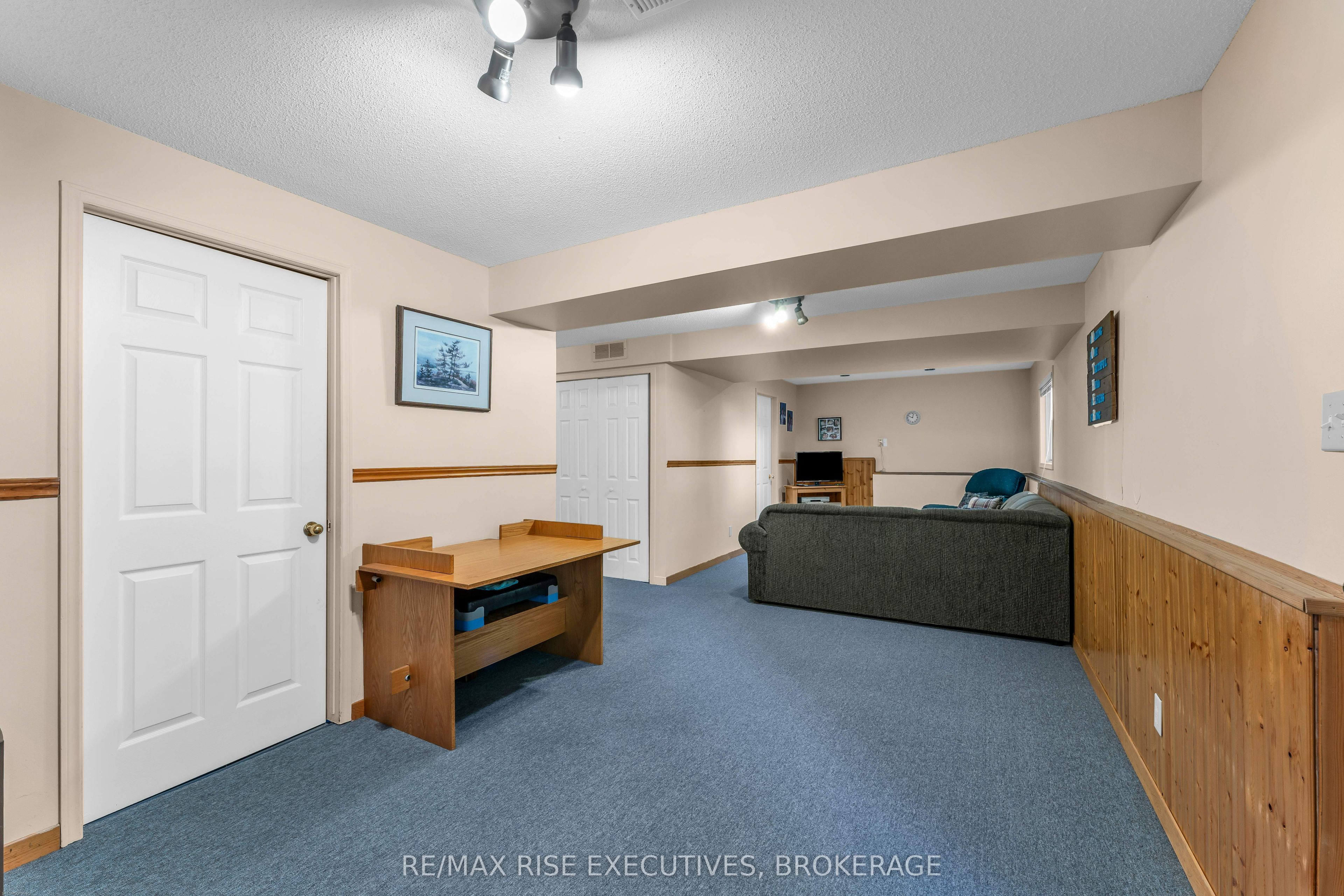 1304 Fisher Crescent Property Photo 40