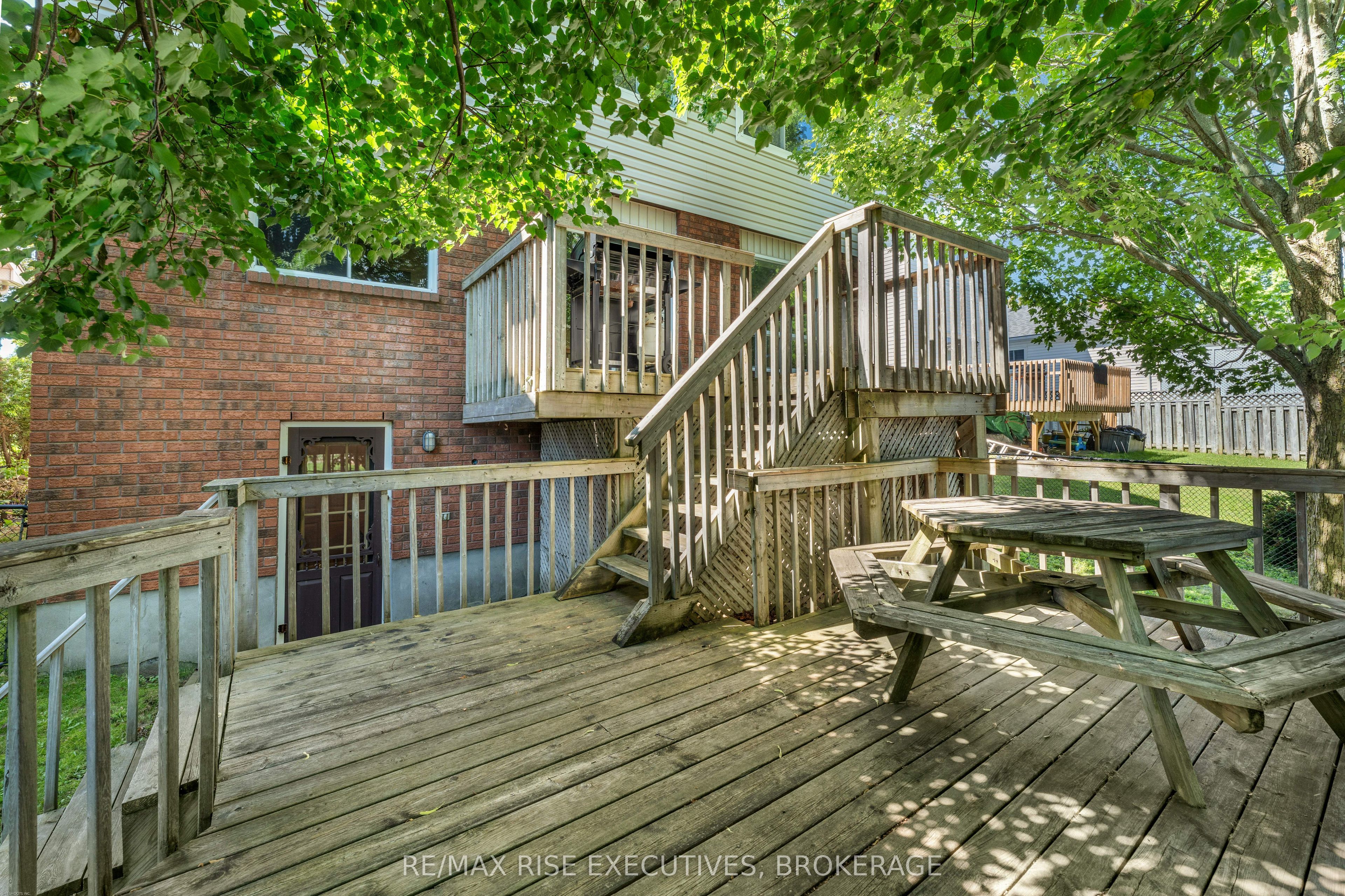 1304 Fisher Crescent Property Photo 44