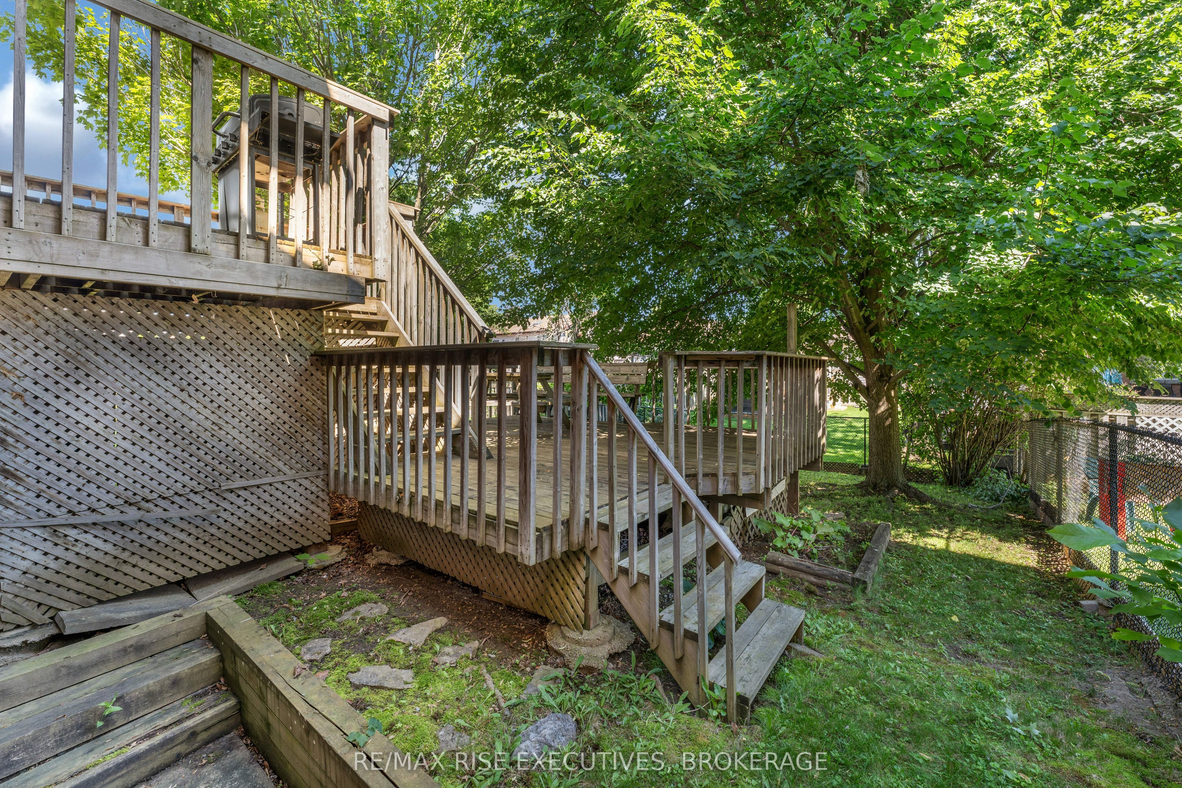 1304 Fisher Crescent Property Photo 45