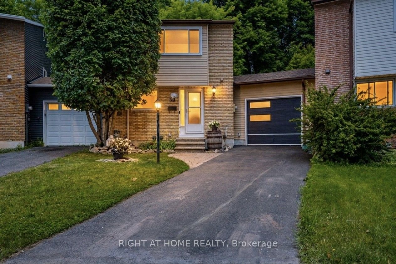 30 Berkshire Way Property Photo 2