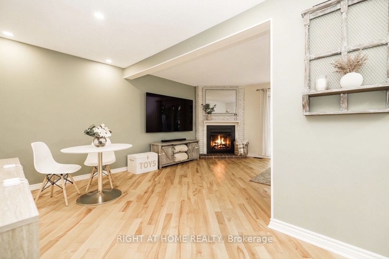30 Berkshire Way Property Photo 6
