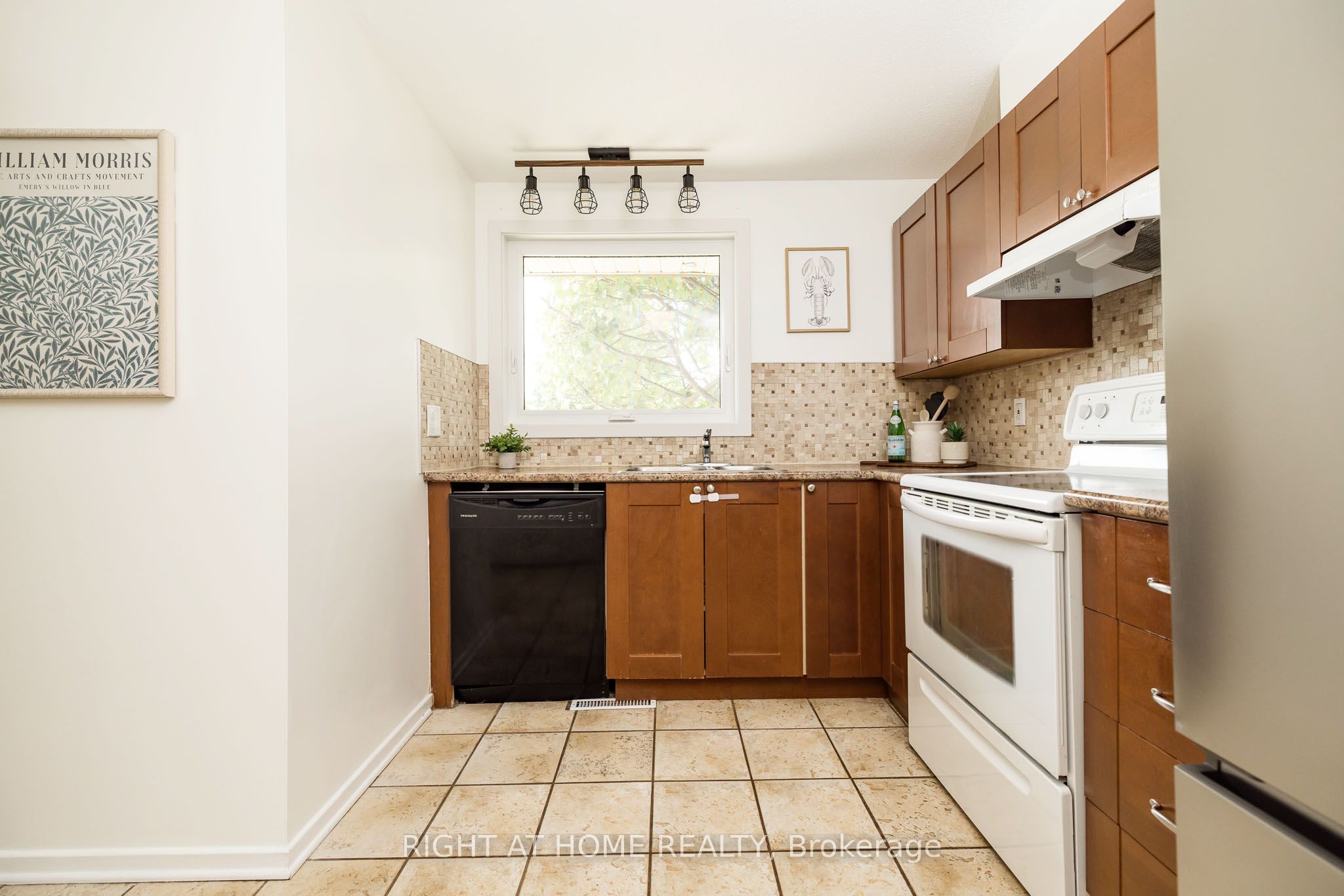 30 Berkshire Way Property Photo 13