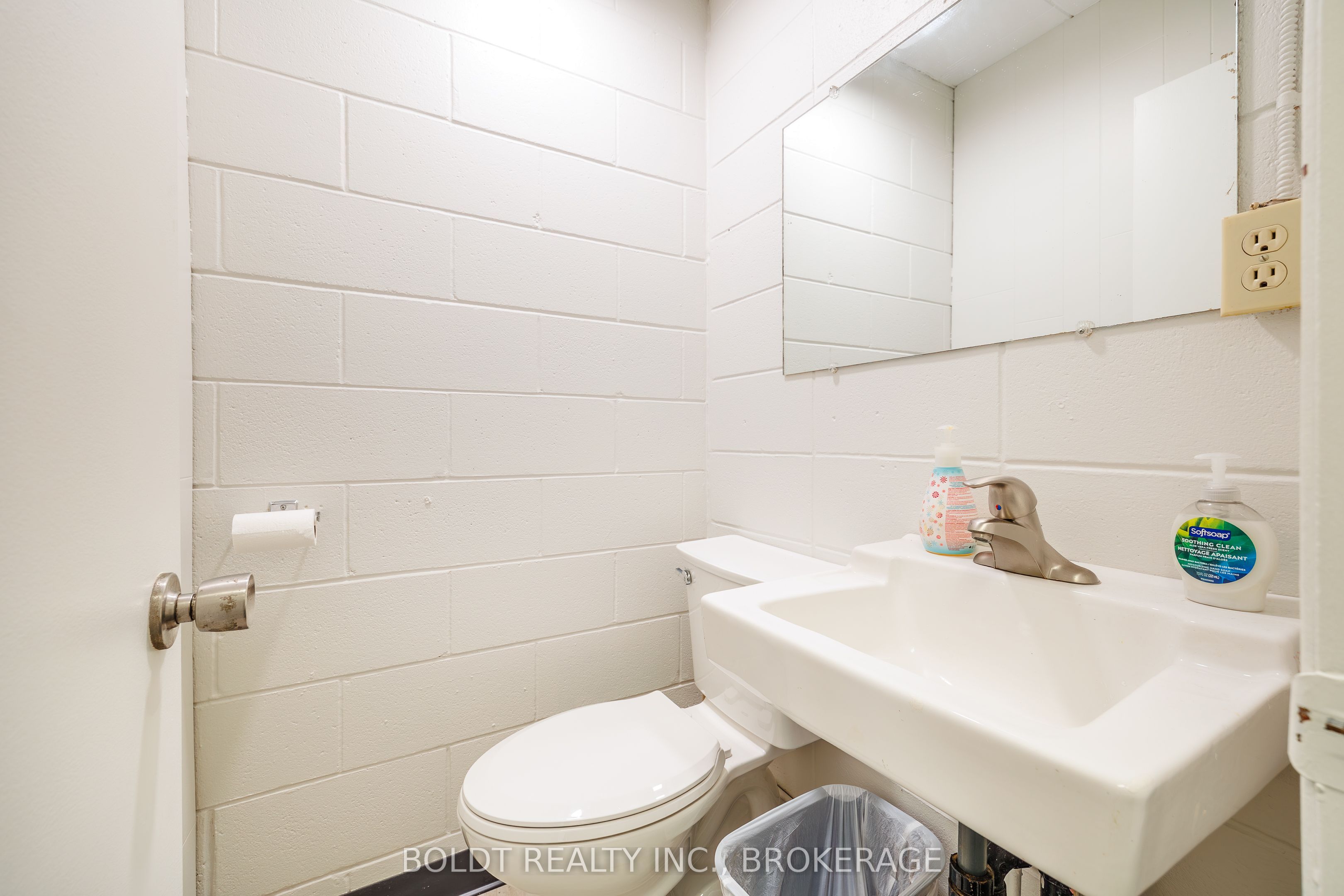 13-15 Secord Drive Property Photo 25