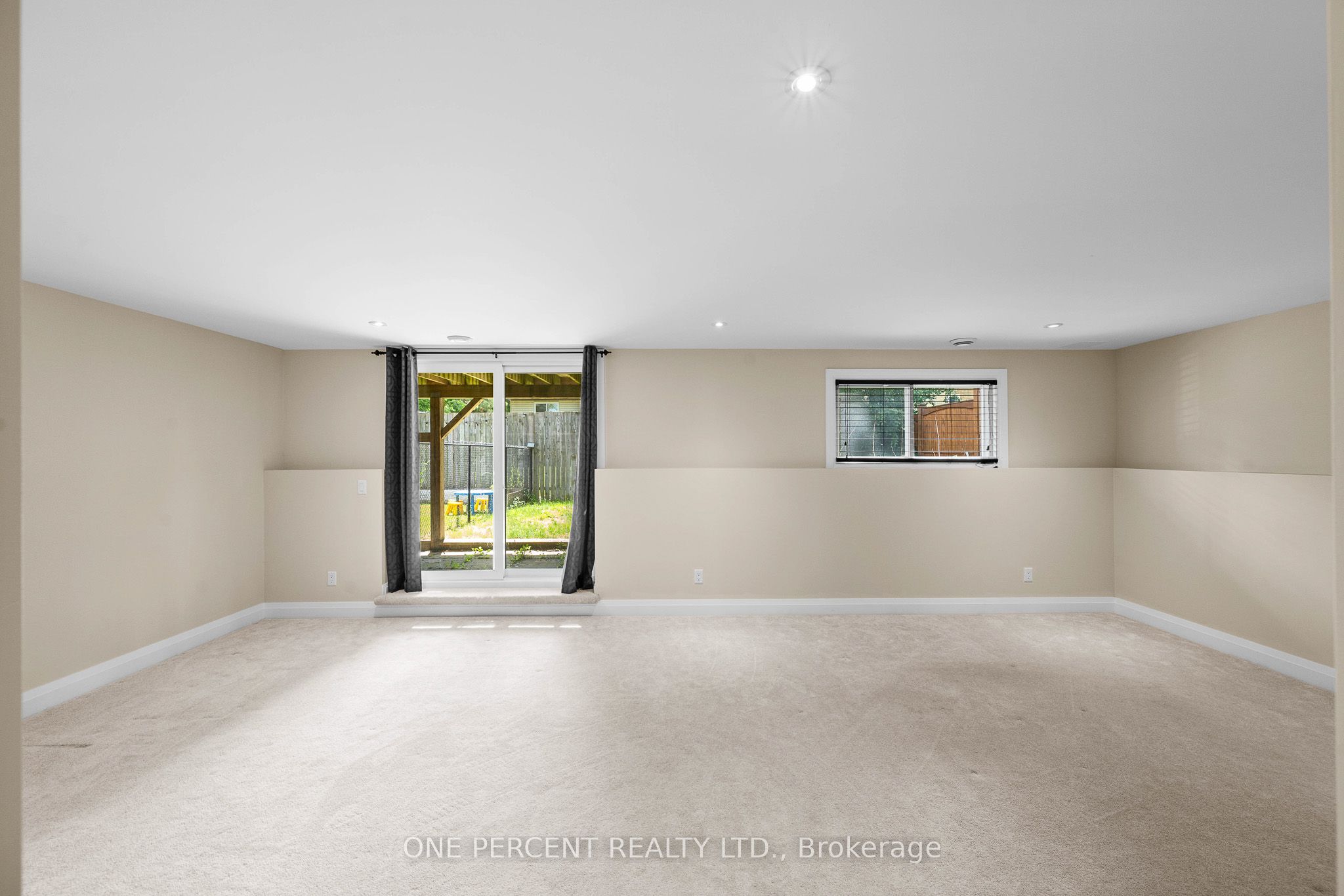 135 Elizabeth Street Property Photo 33