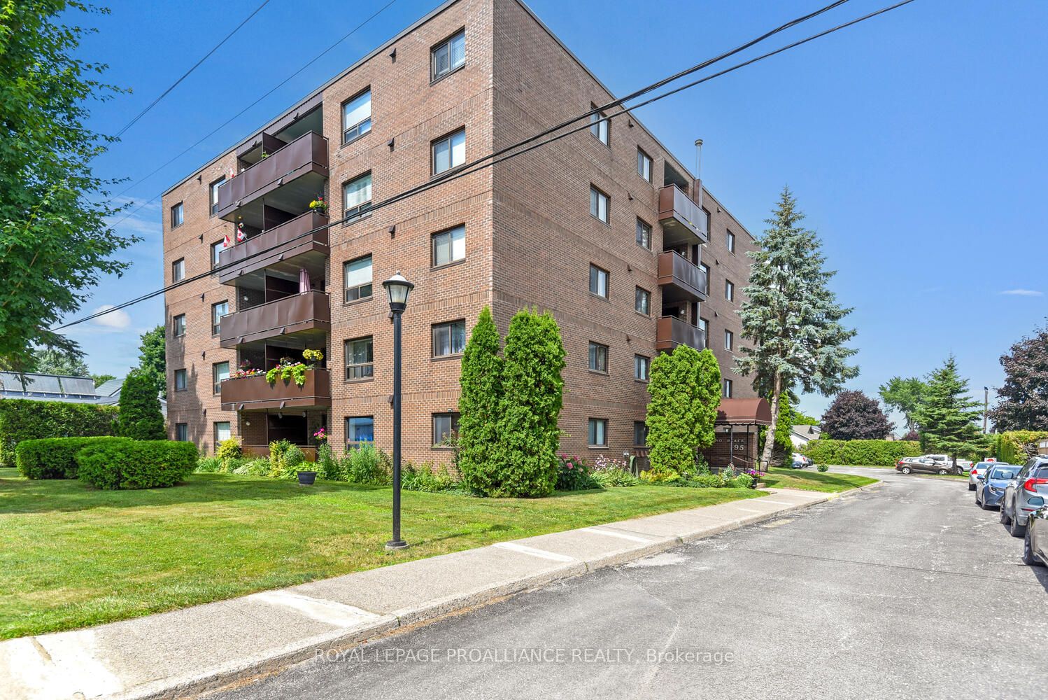 95 Windsor Drive 502 Property Photo 1