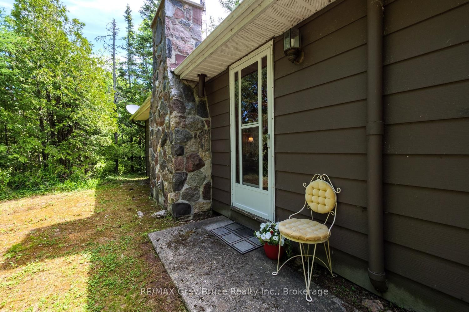 594 Warner Bay Road Property Photo 5