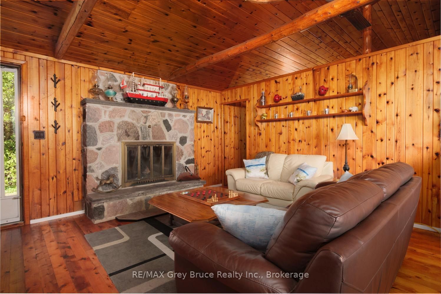 594 Warner Bay Road Property Photo 6