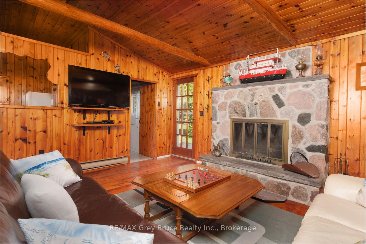 594 Warner Bay Road Property Photo 7