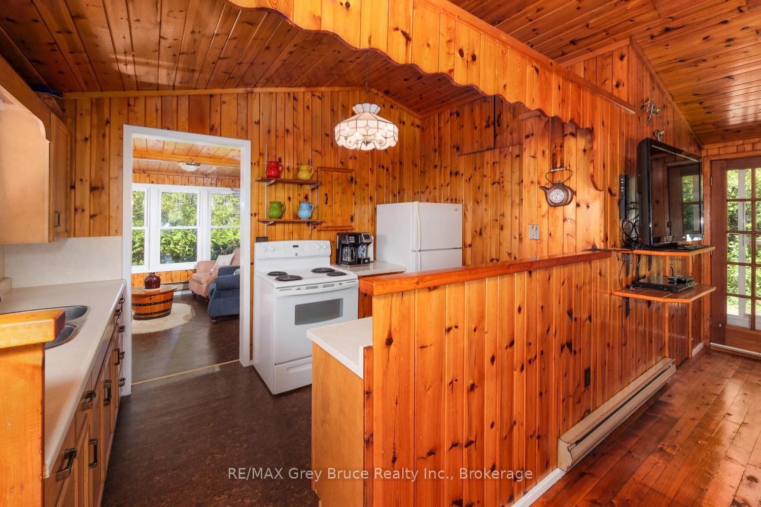 594 Warner Bay Road Property Photo 12