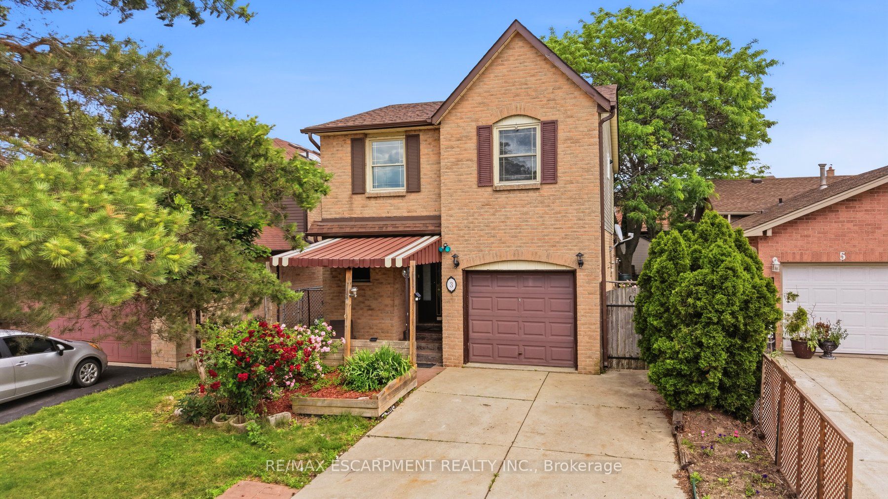 3 Twinoaks Crescent Property Photo 1