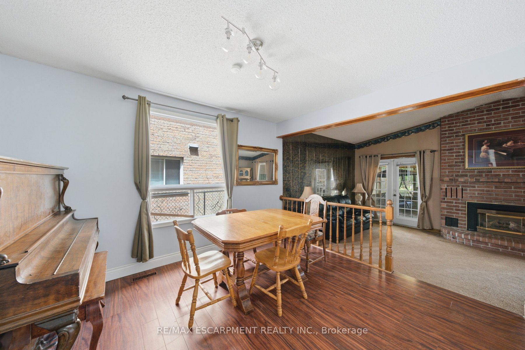 3 Twinoaks Crescent Property Photo 3