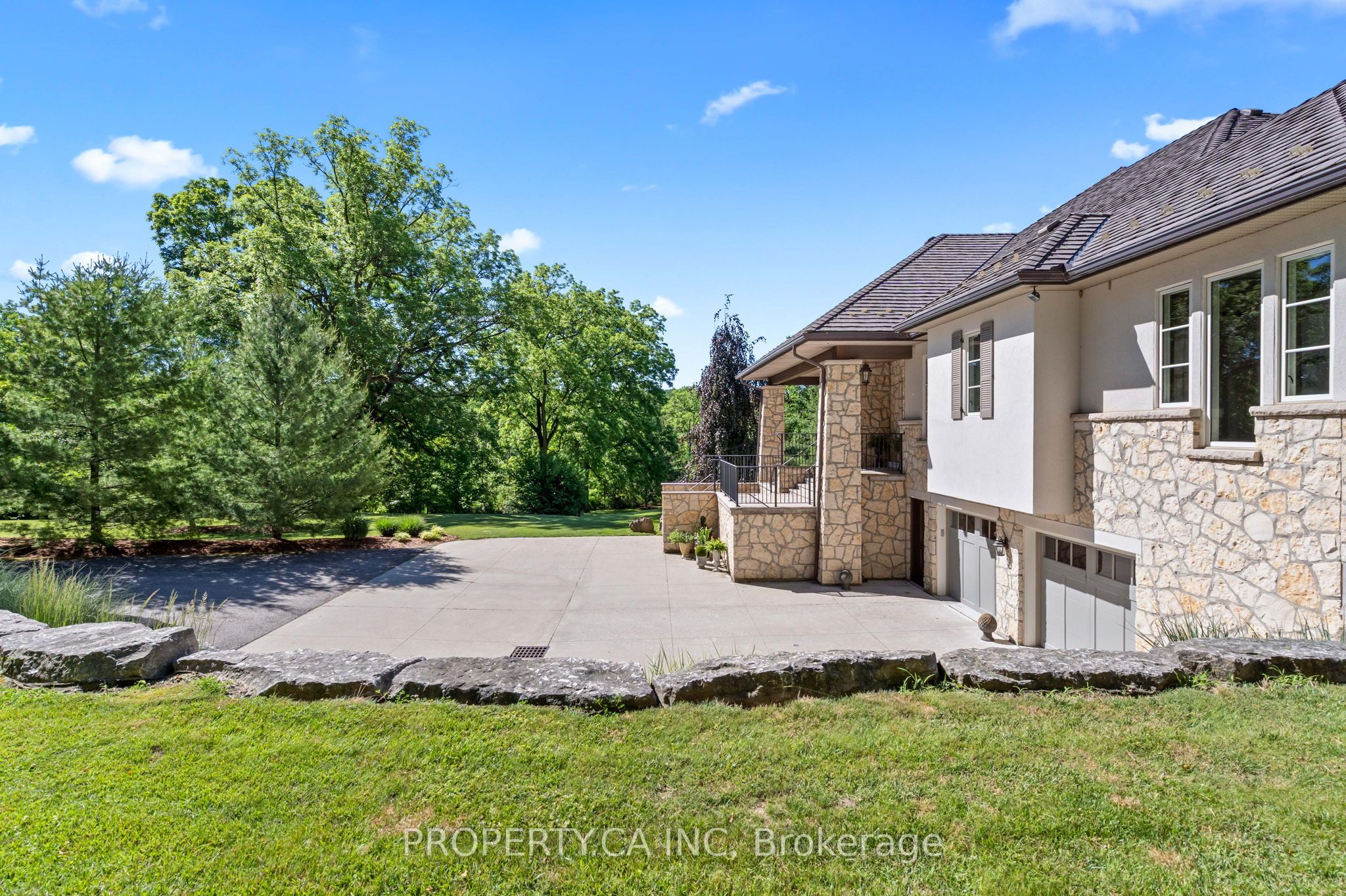 10955 Old River Road Property Photo 5