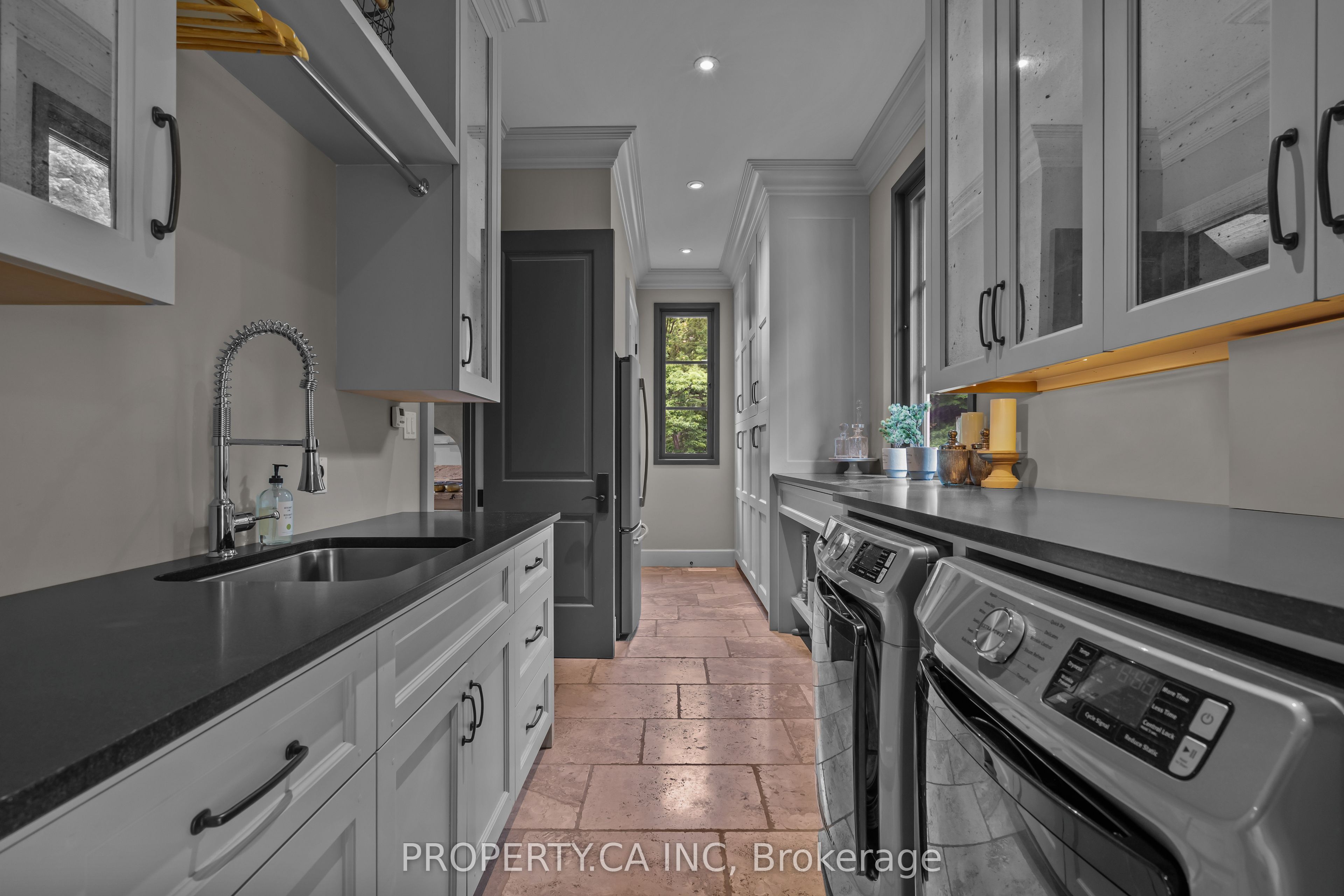 10955 Old River Road Property Photo 29