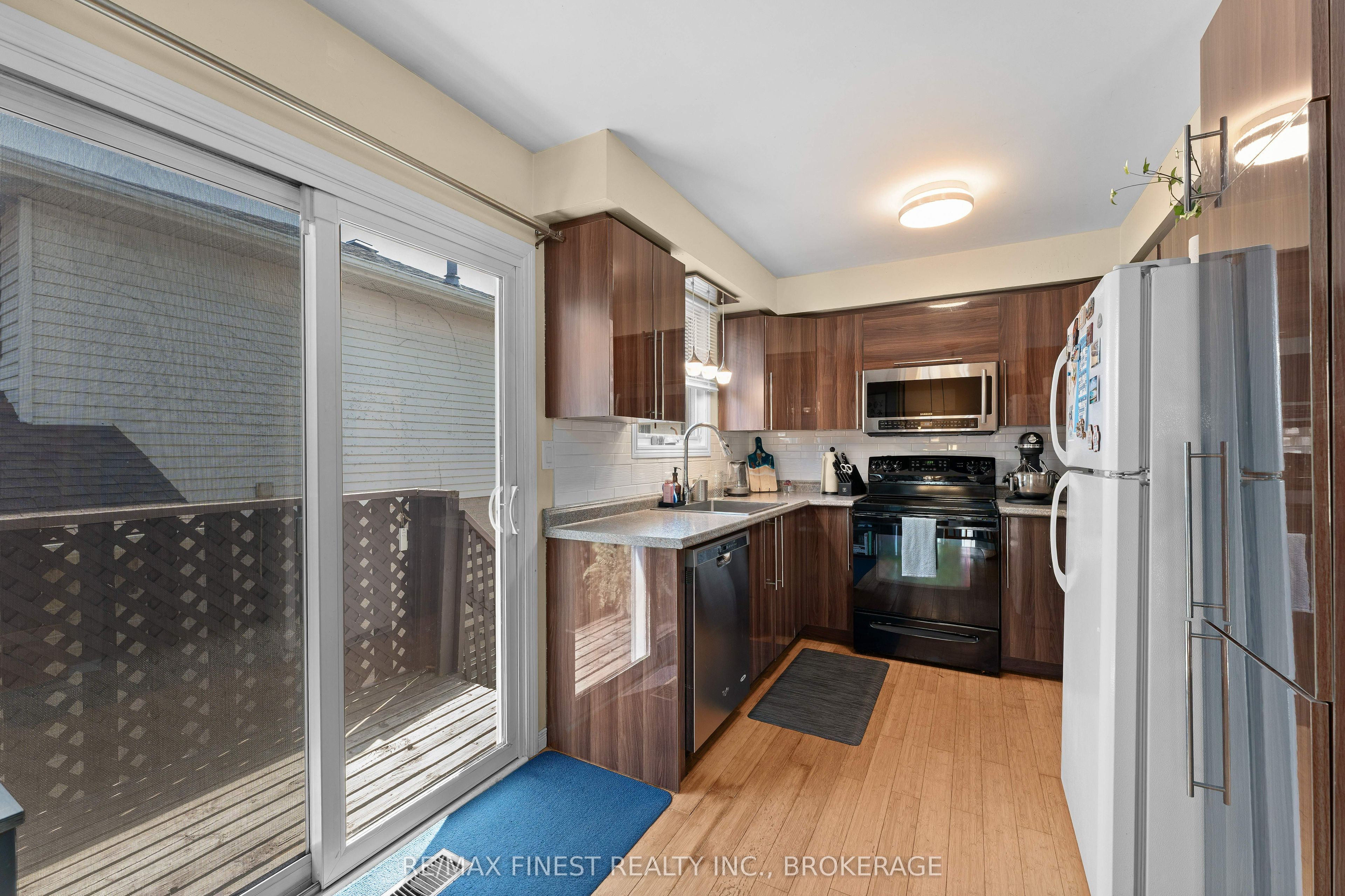 102 Grenadier Drive Property Photo 9