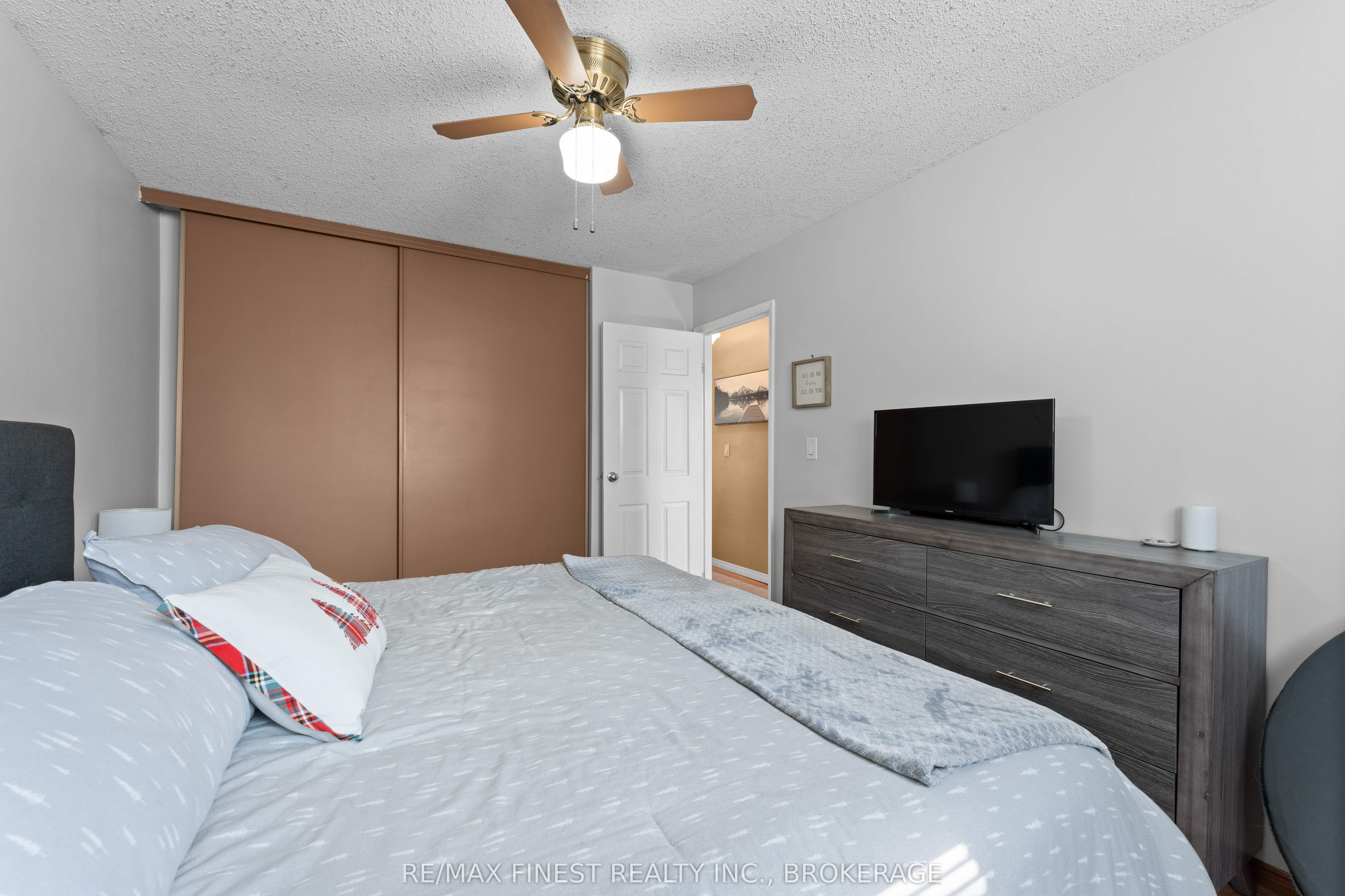 102 Grenadier Drive Property Photo 18