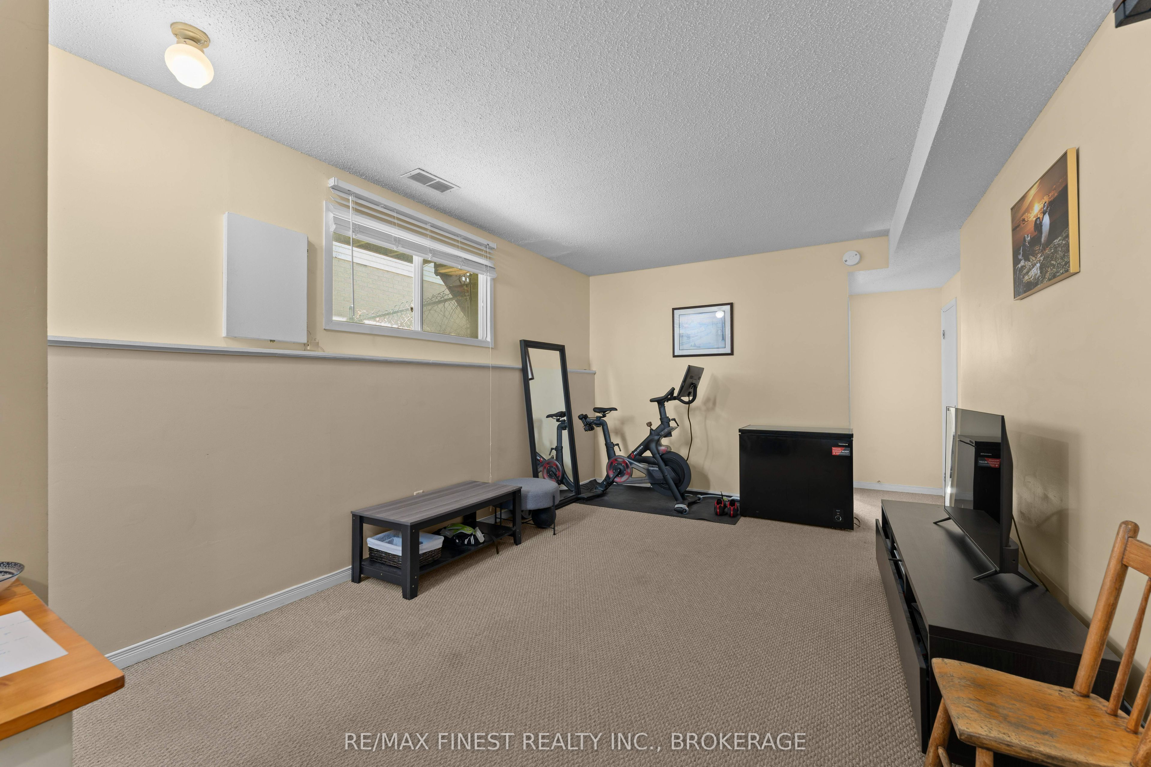 102 Grenadier Drive Property Photo 21