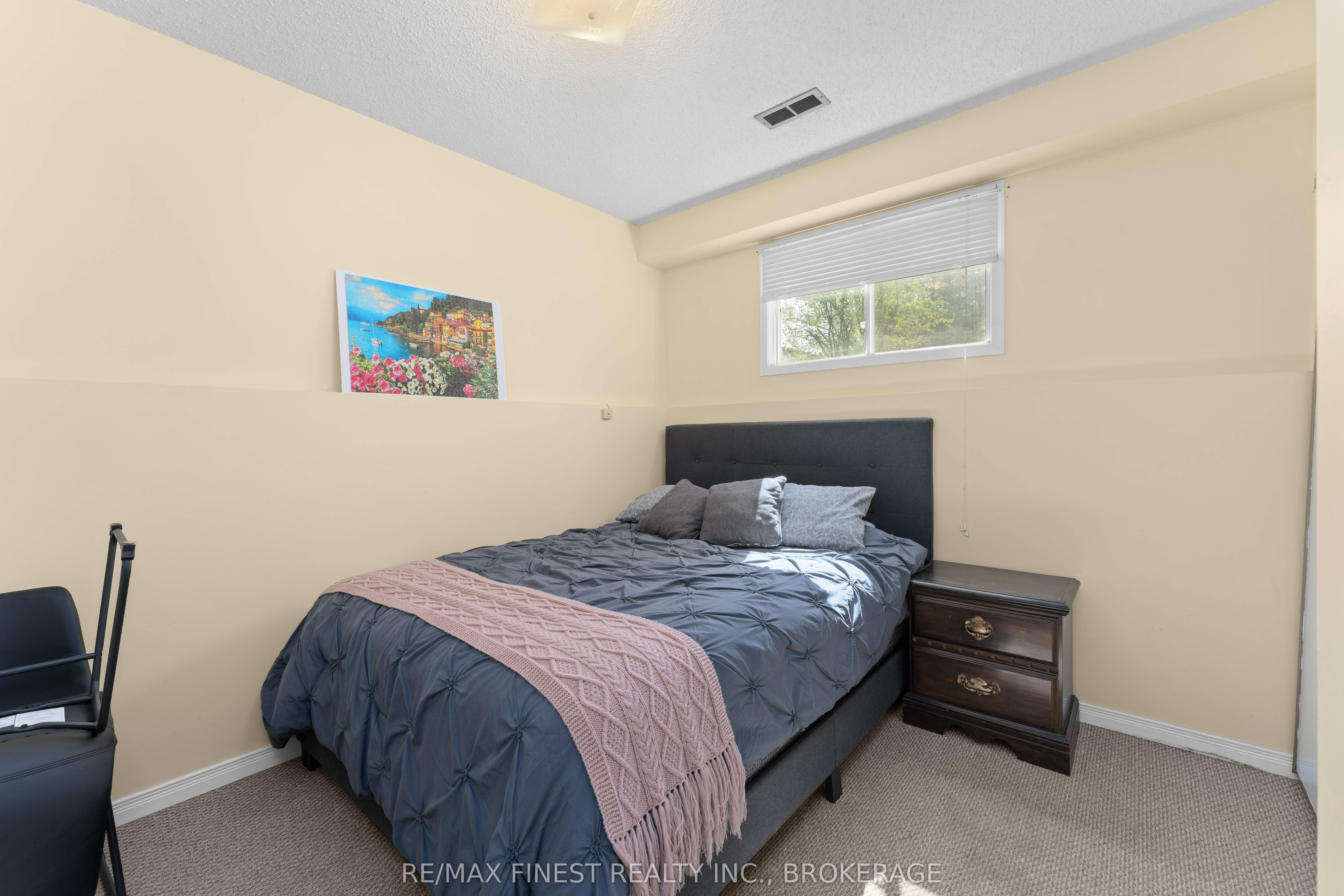 102 Grenadier Drive Property Photo 22