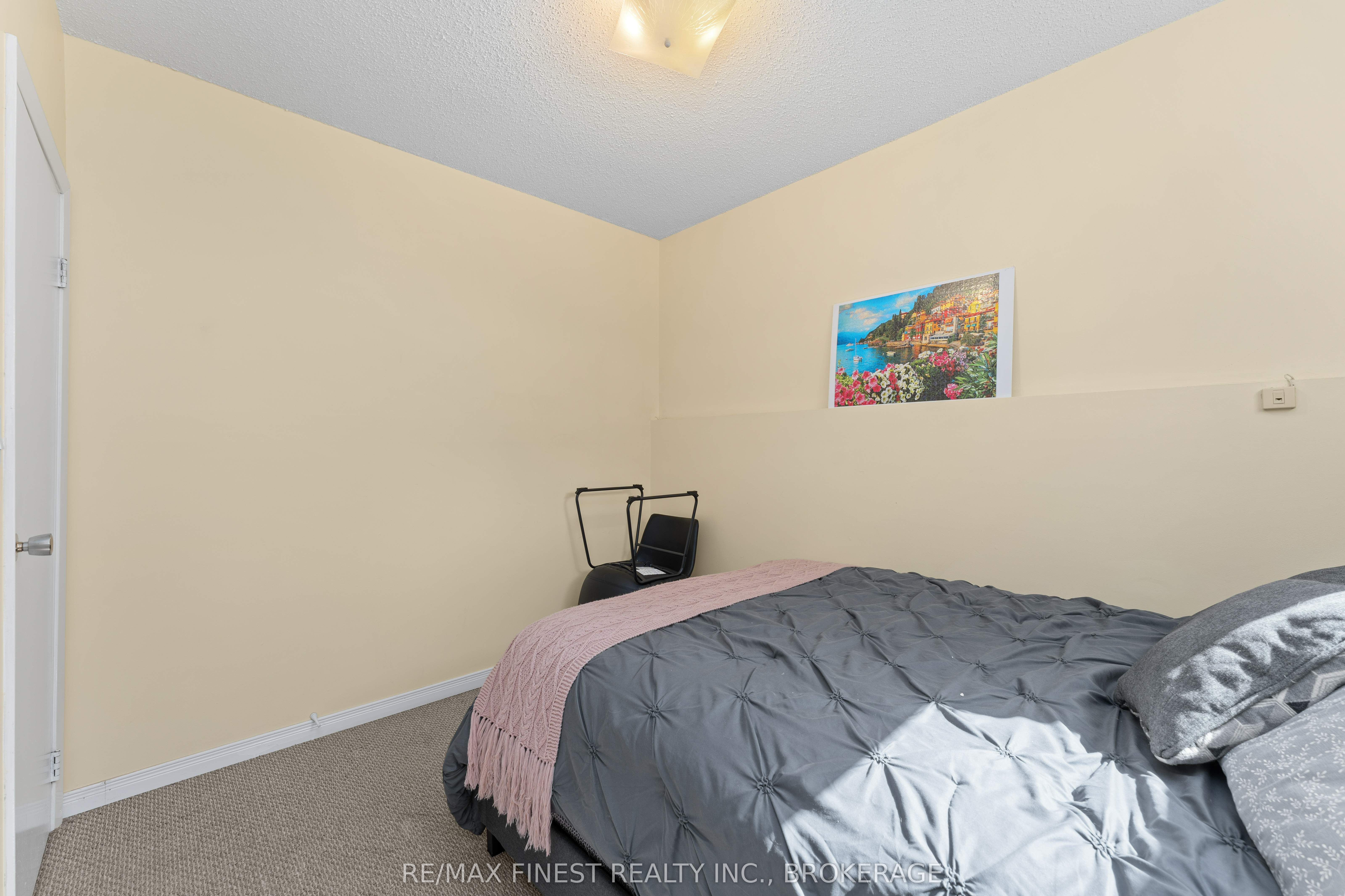 102 Grenadier Drive Property Photo 23