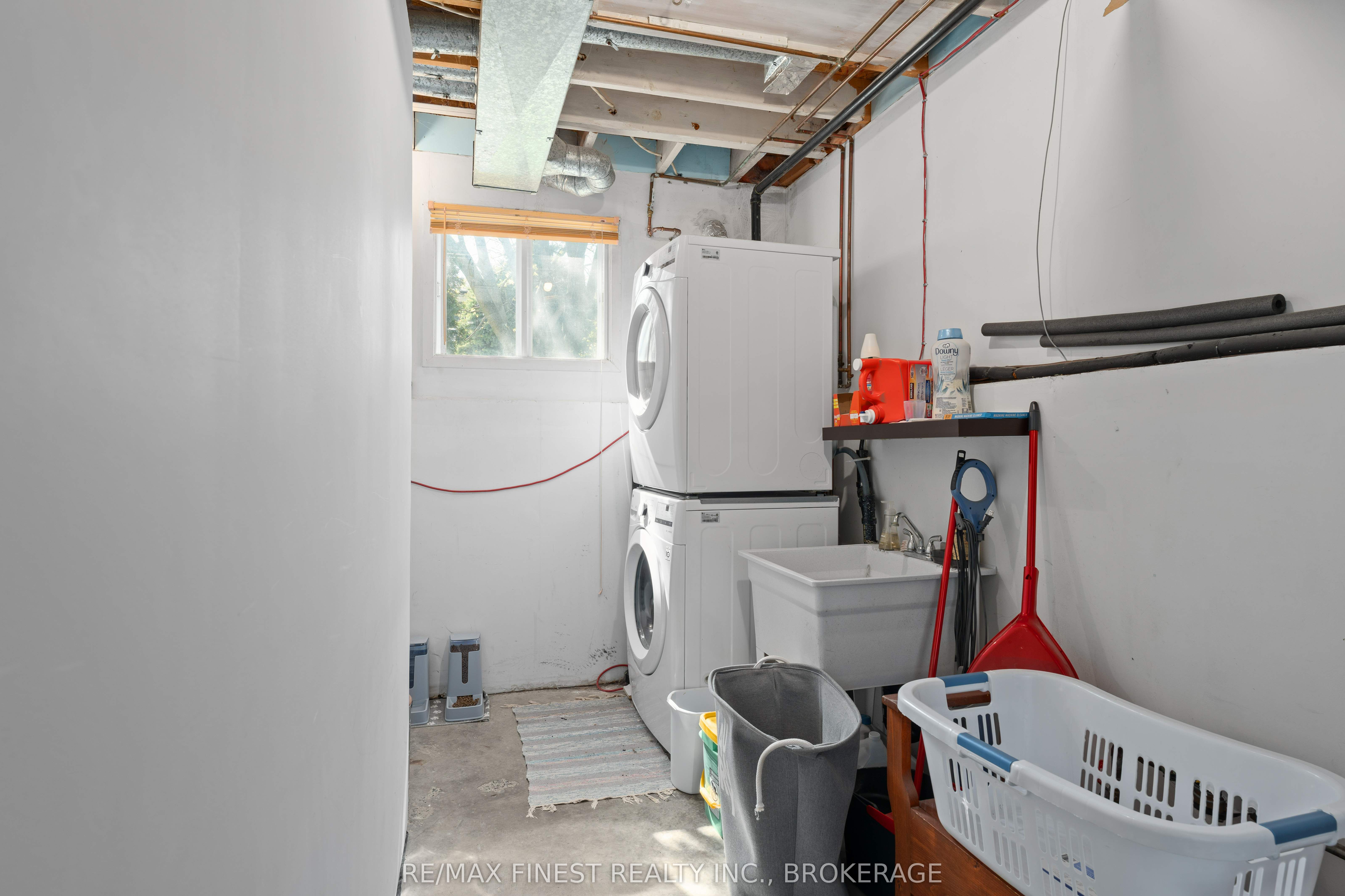 102 Grenadier Drive Property Photo 26