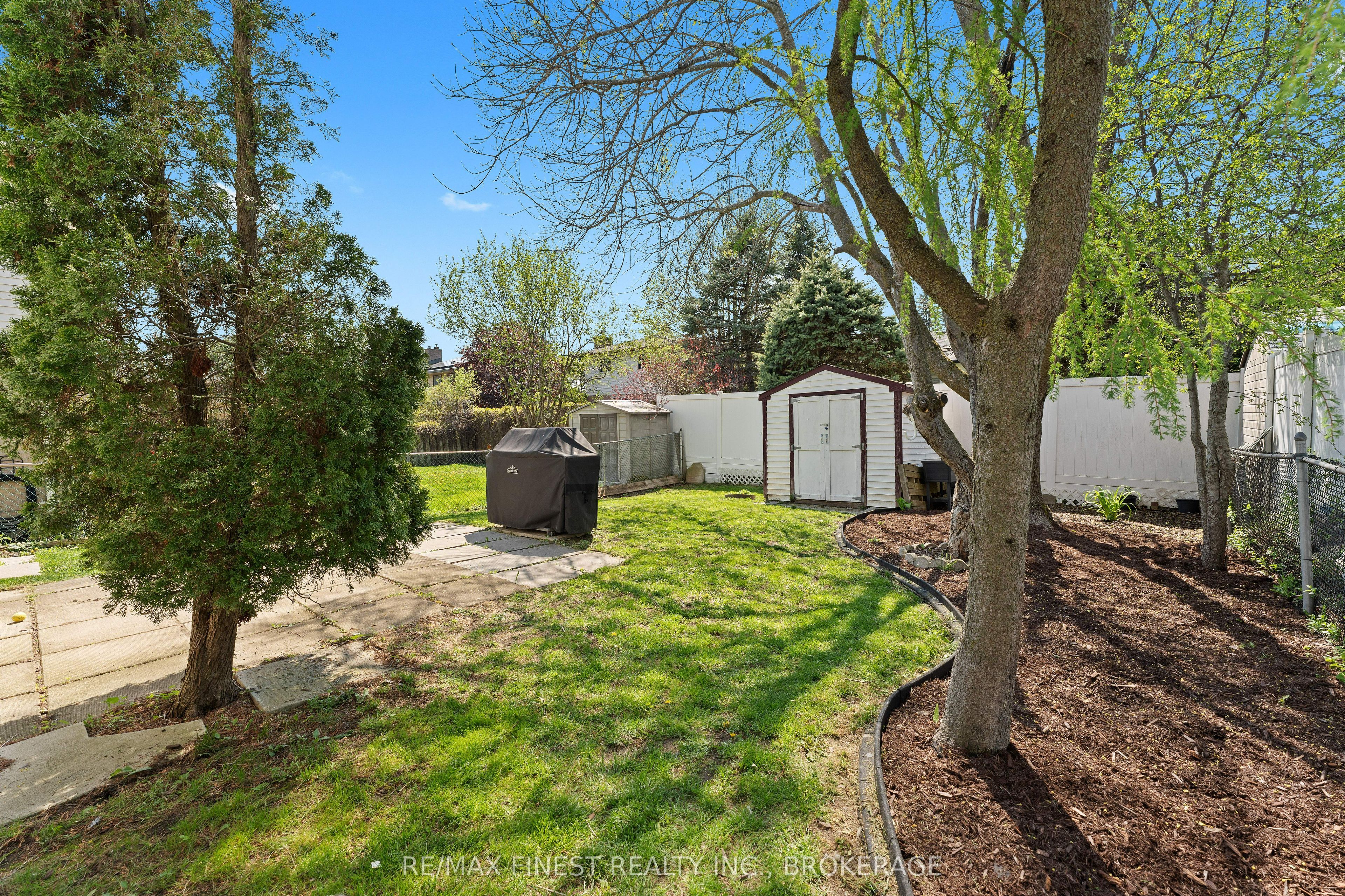 102 Grenadier Drive Property Photo 27