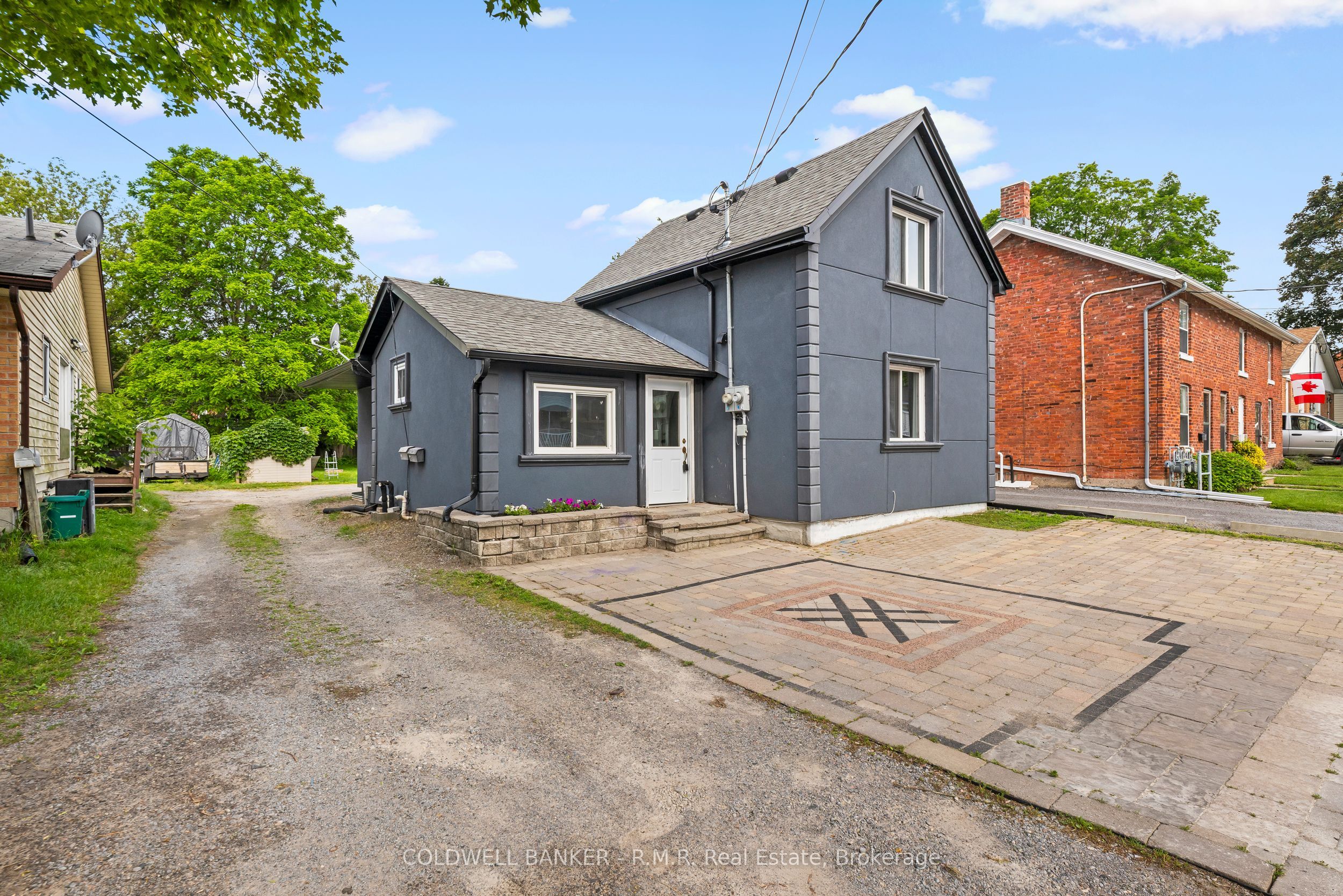 371 John Street Property Photo 1